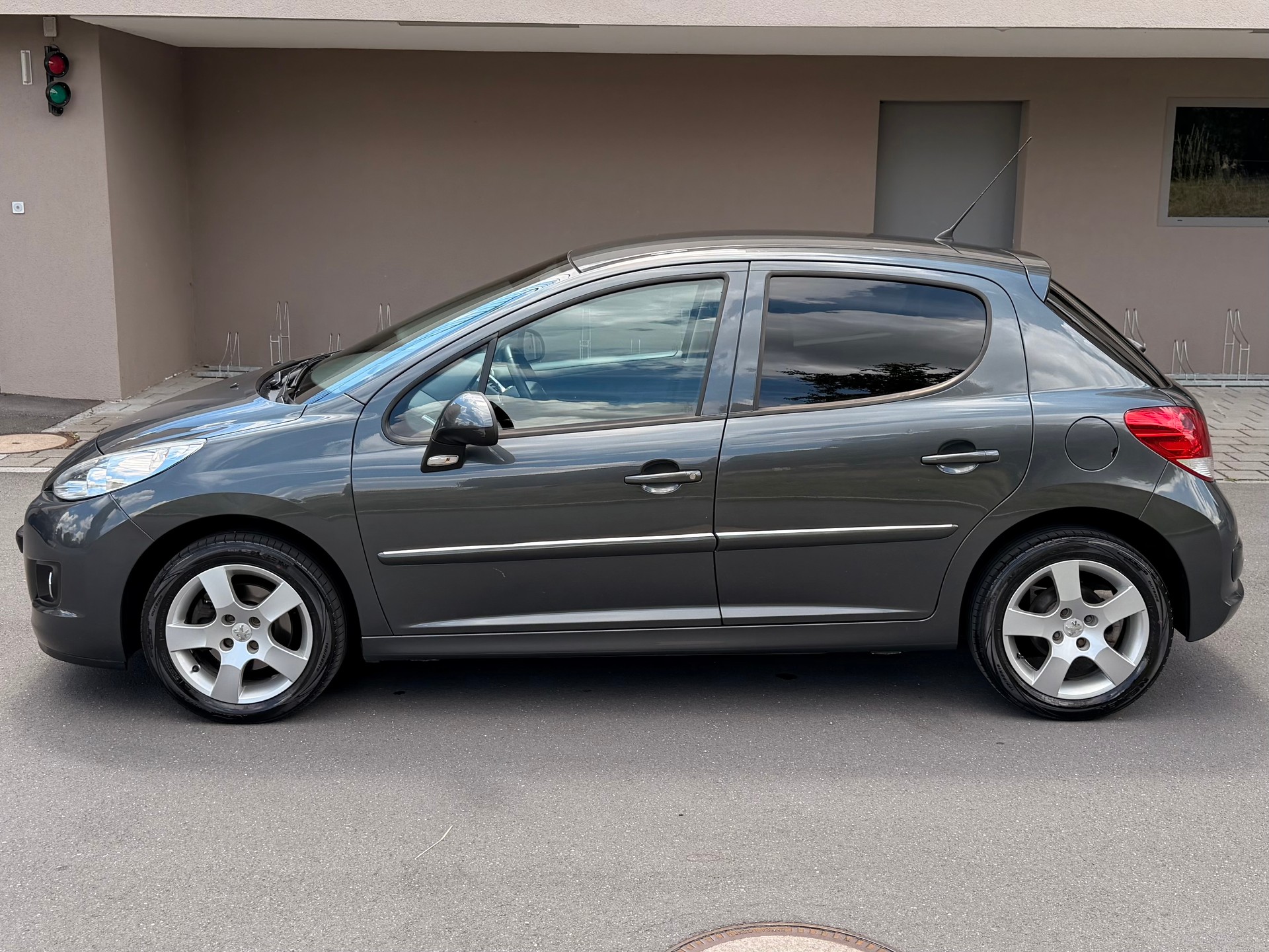 PEUGEOT 207 1.6 16V Sport-image-5