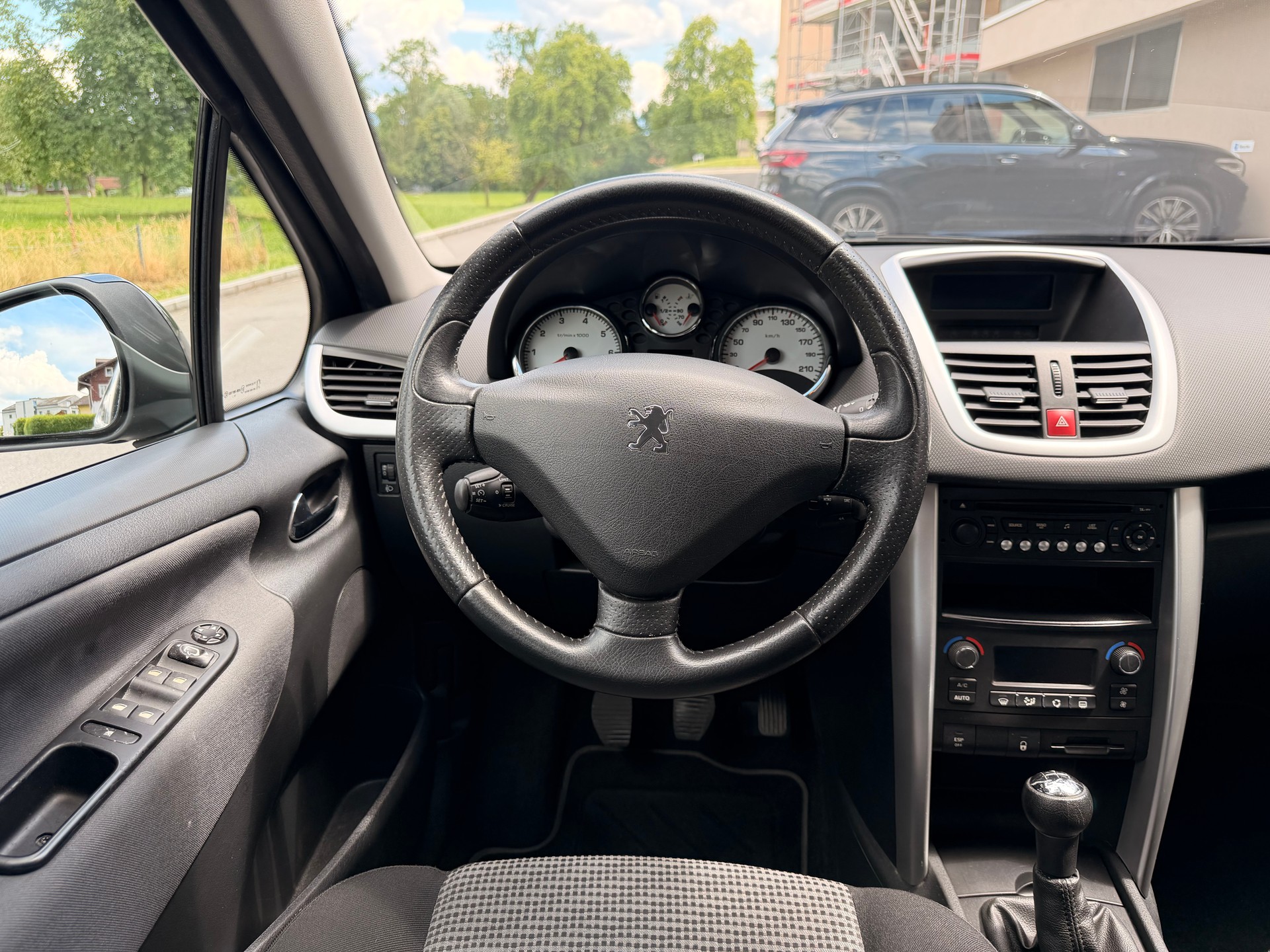 PEUGEOT 207 1.6 16V Sport-image-8