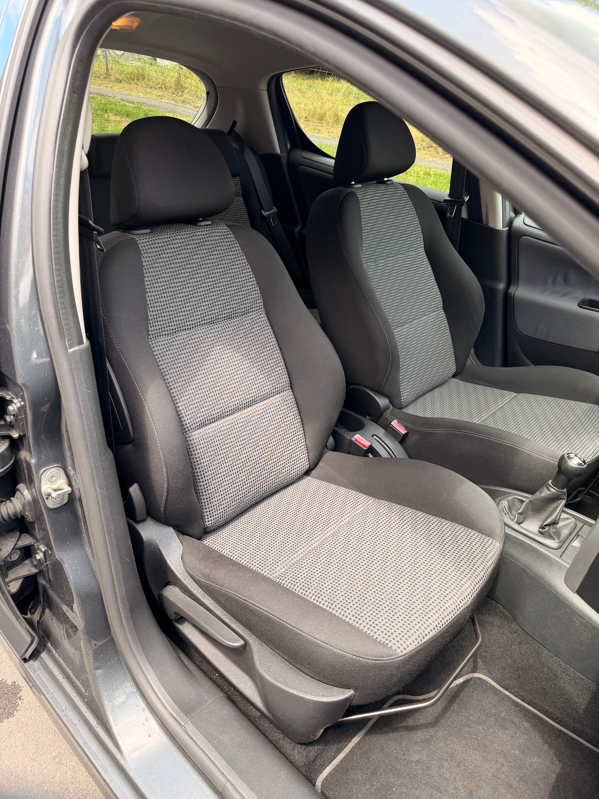 PEUGEOT 207 1.6 16V Sport-image-12