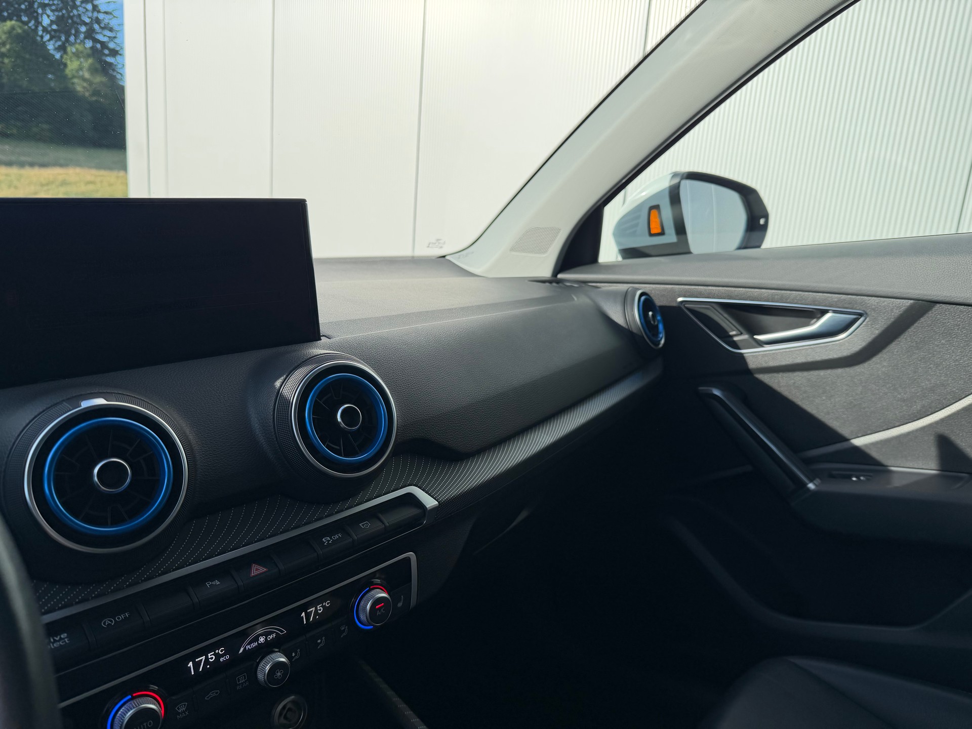 AUDI Q2 35 TFSI *SLine* S-tronic-image-9