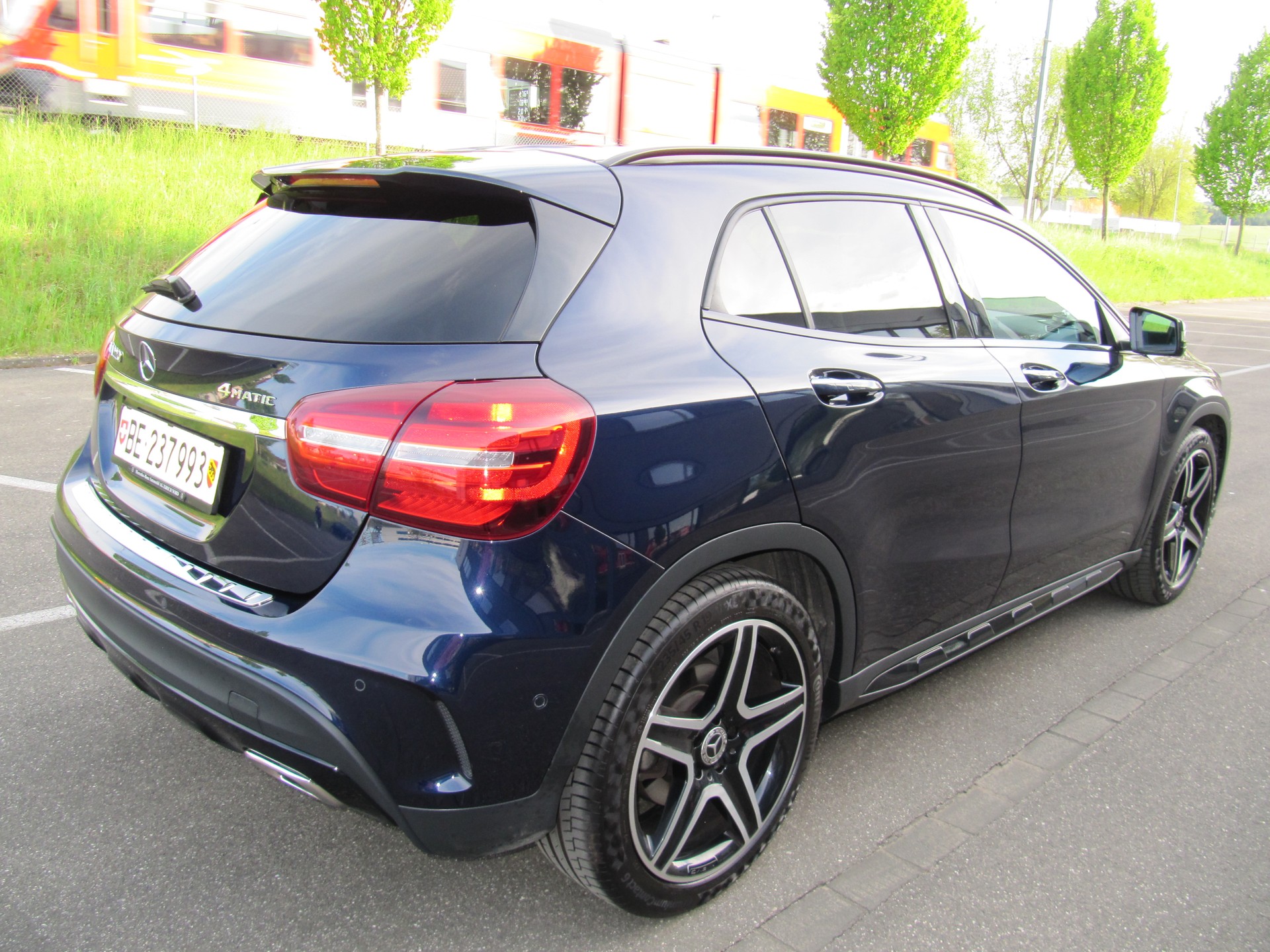 MERCEDES-BENZ GLA 220 Urban 4Matic 7G-DCT-image-3
