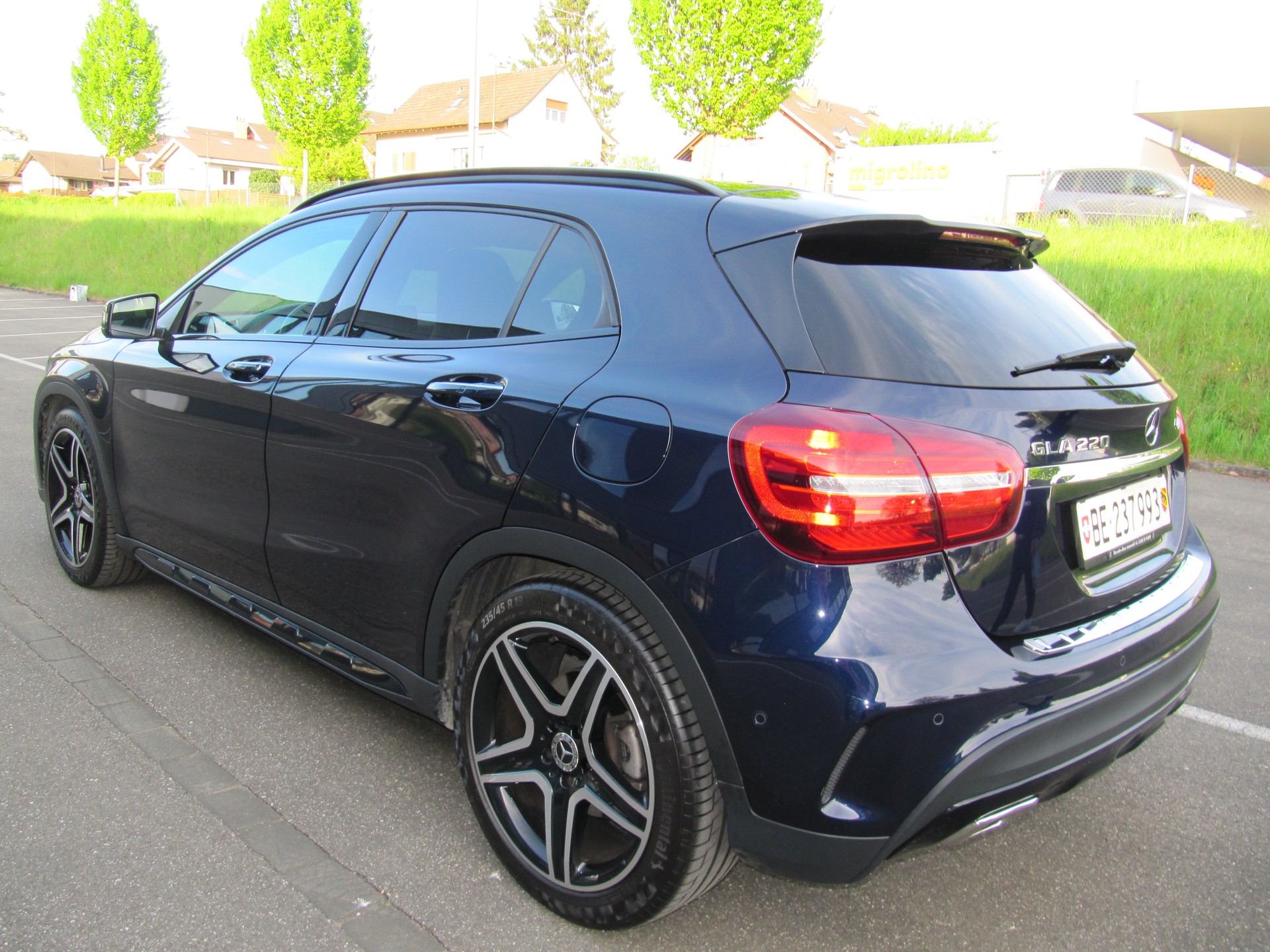 MERCEDES-BENZ GLA 220 Urban 4Matic 7G-DCT-image-4