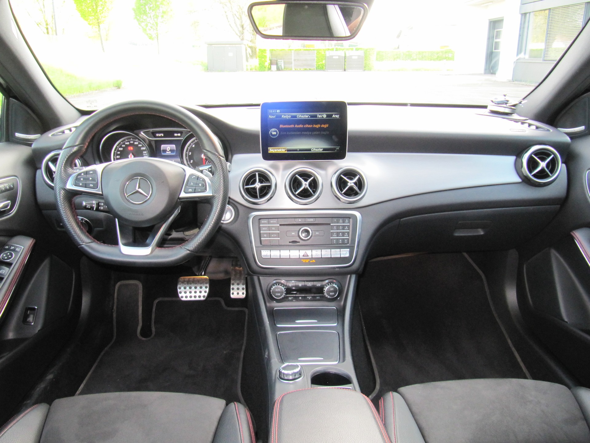 MERCEDES-BENZ GLA 220 Urban 4Matic 7G-DCT-image-9