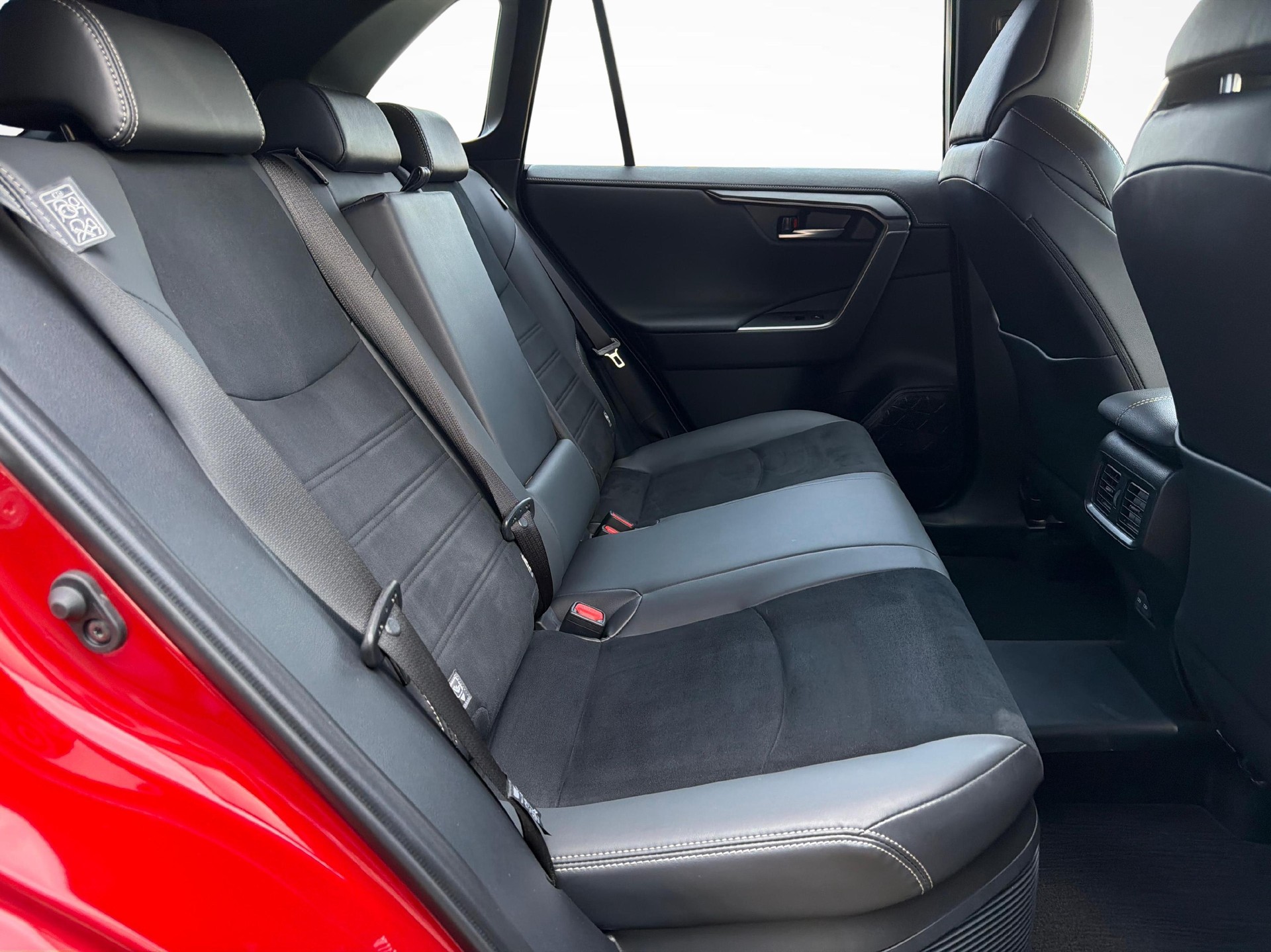TOYOTA RAV4 2.5 Plug-In-Hybrid GR Sport-image-12