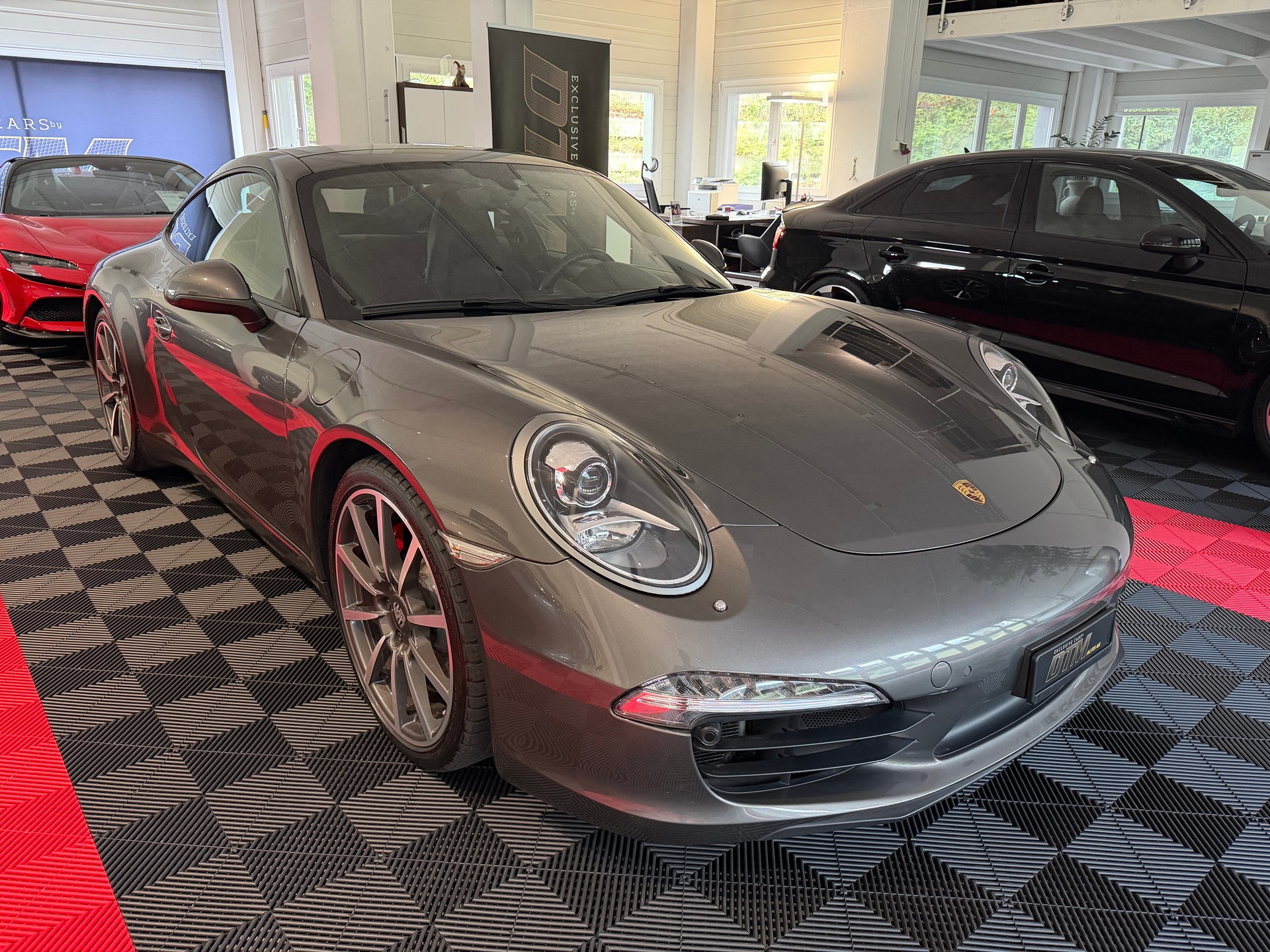 PORSCHE 911 Carrera S-image-5