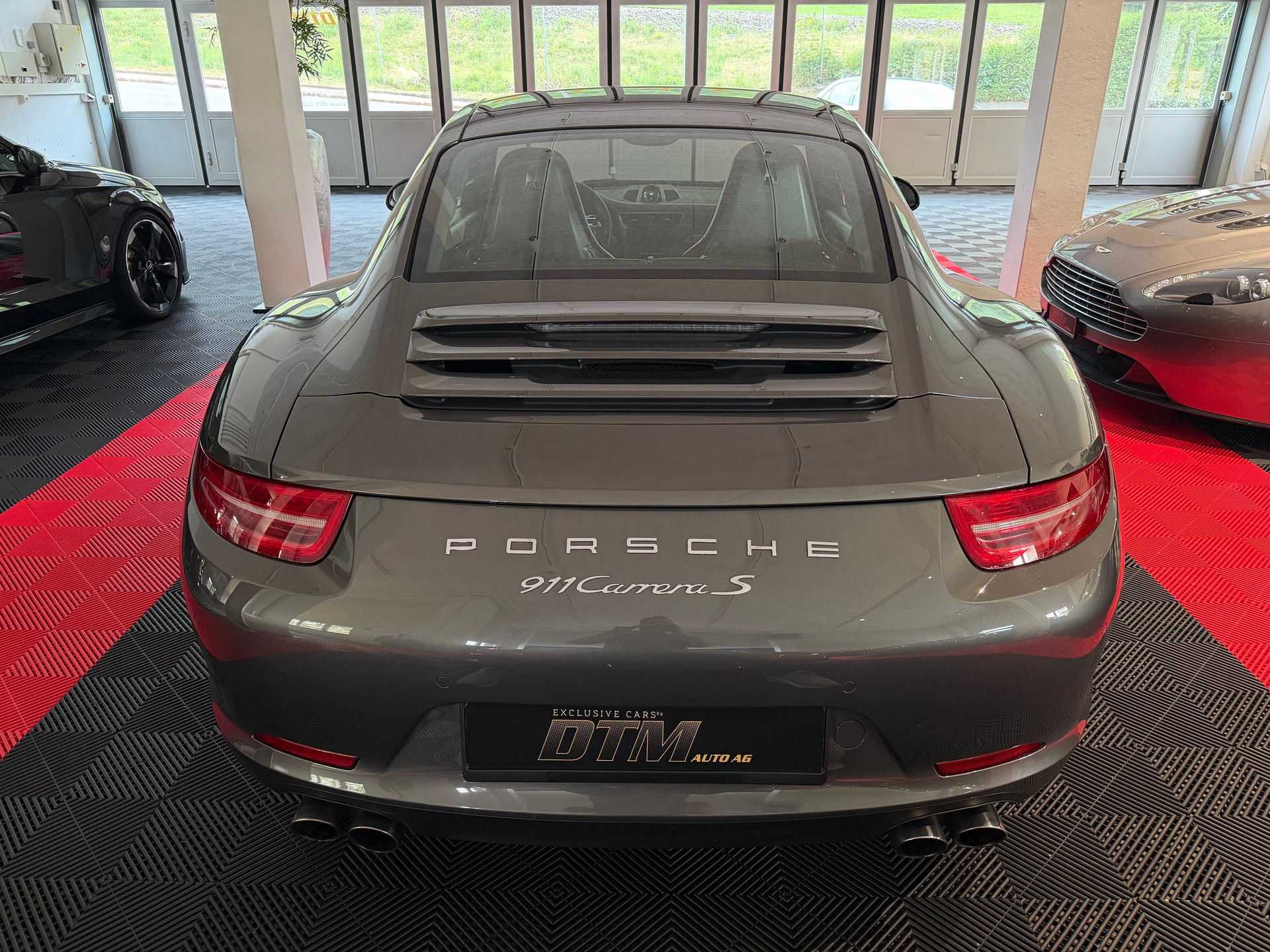 PORSCHE 911 Carrera S-image-3