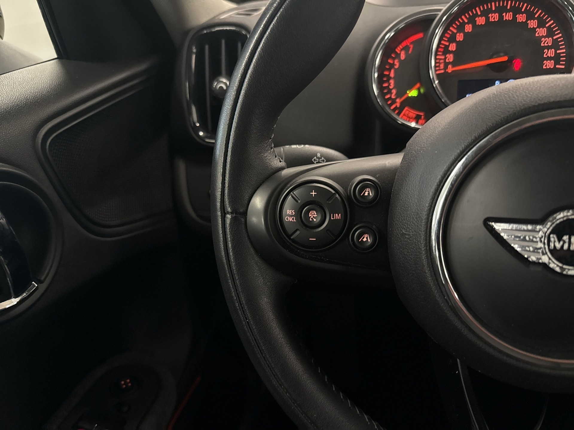 MINI Countryman Cooper ALL4 Steptronic-image-14