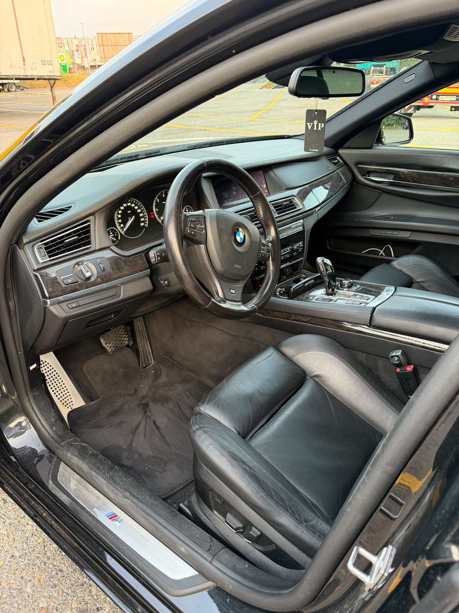 BMW 740-image-4