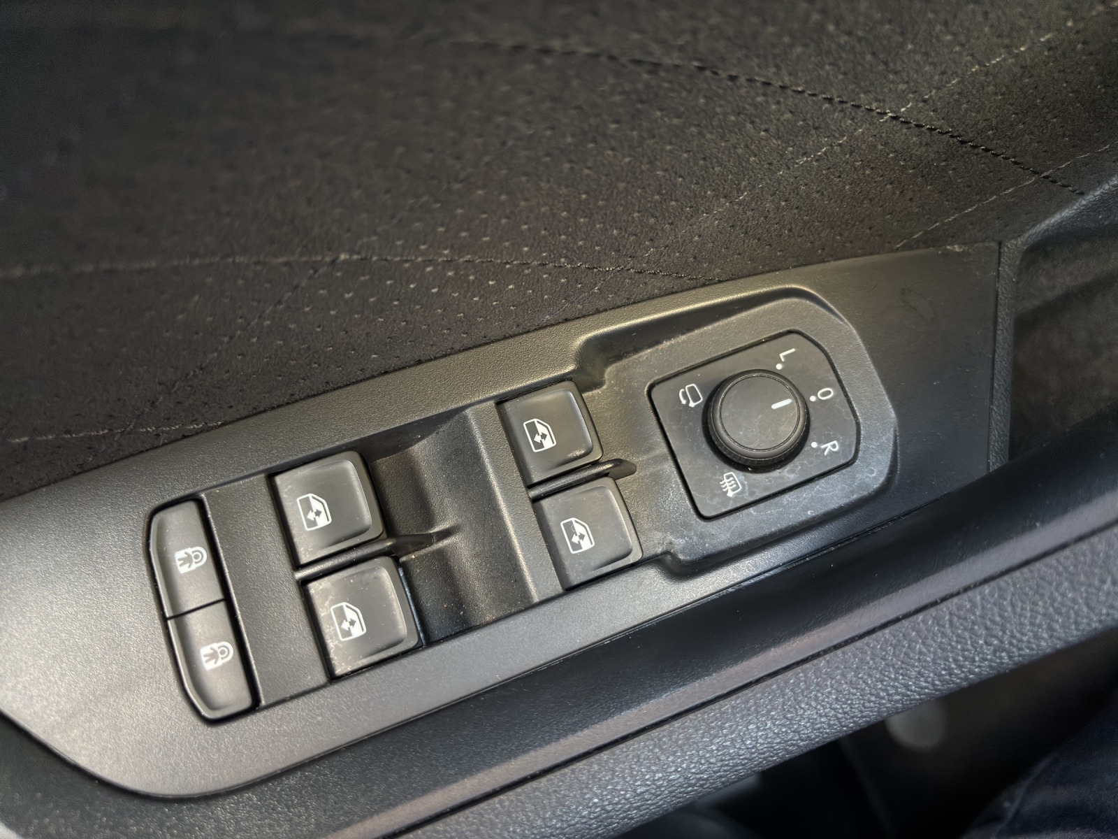 SKODA Kodiaq 2.0 TSI 4x4 RS mit Panorama-Ausstell-/Schiebedach-image-29