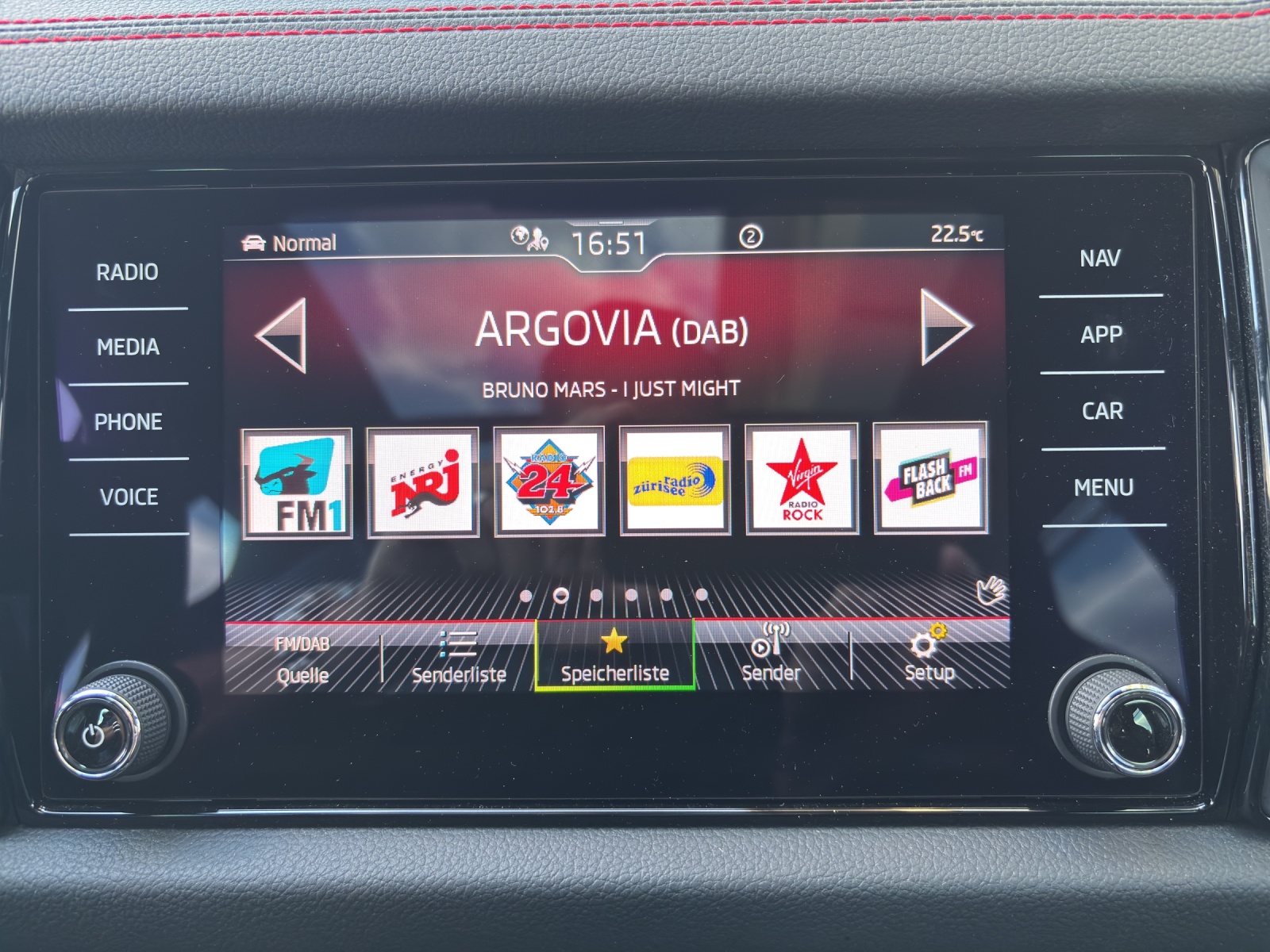 SKODA Kodiaq 2.0 TSI 4x4 RS mit Panorama-Ausstell-/Schiebedach-image-17