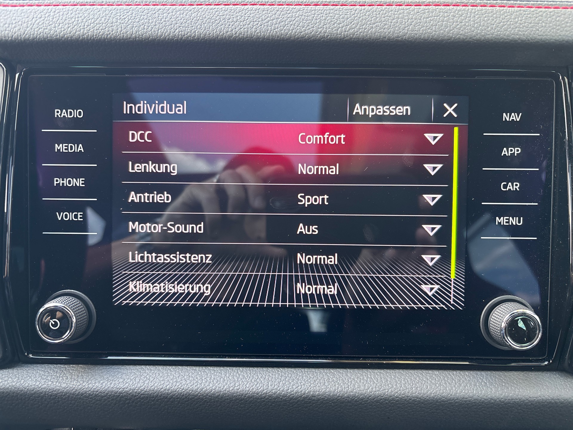 SKODA Kodiaq 2.0 TSI 4x4 RS mit Panorama-Ausstell-/Schiebedach-image-30