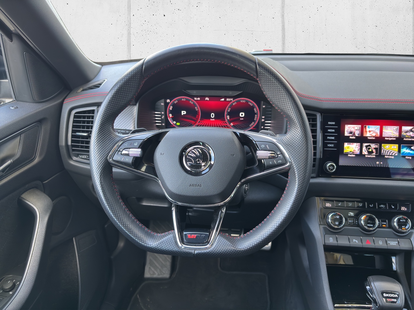 SKODA Kodiaq 2.0 TSI 4x4 RS mit Panorama-Ausstell-/Schiebedach-image-11
