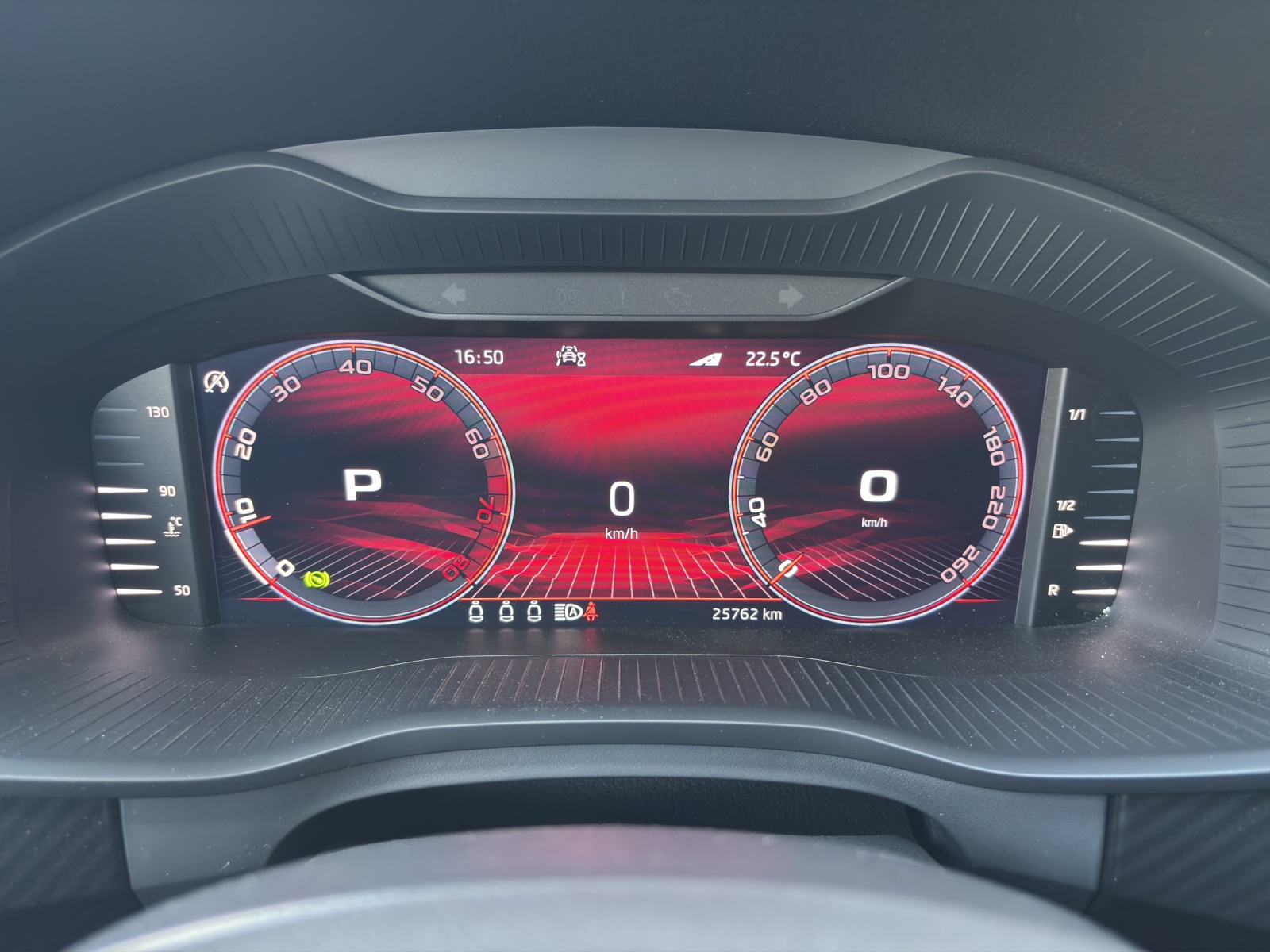 SKODA Kodiaq 2.0 TSI 4x4 RS mit Panorama-Ausstell-/Schiebedach-image-13