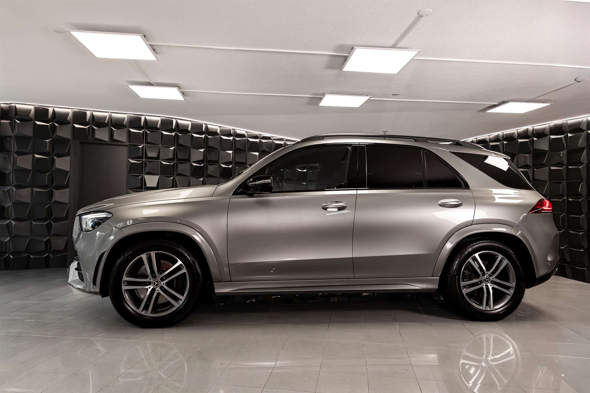 MERCEDES-BENZ GLE 400 d 4Matic AMG Line 9G-Tronic-image-1