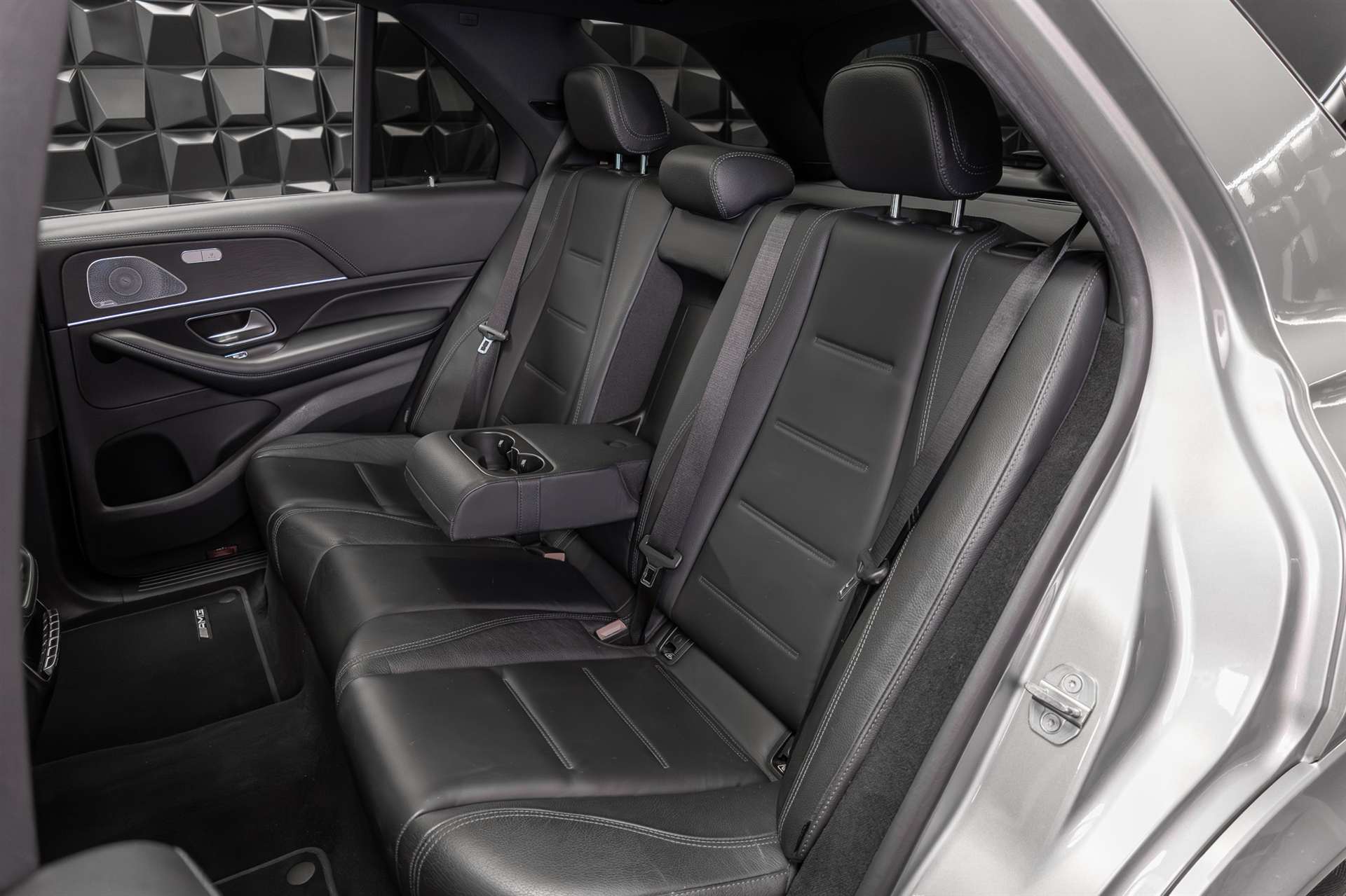 MERCEDES-BENZ GLE 400 d 4Matic AMG Line 9G-Tronic-image-25