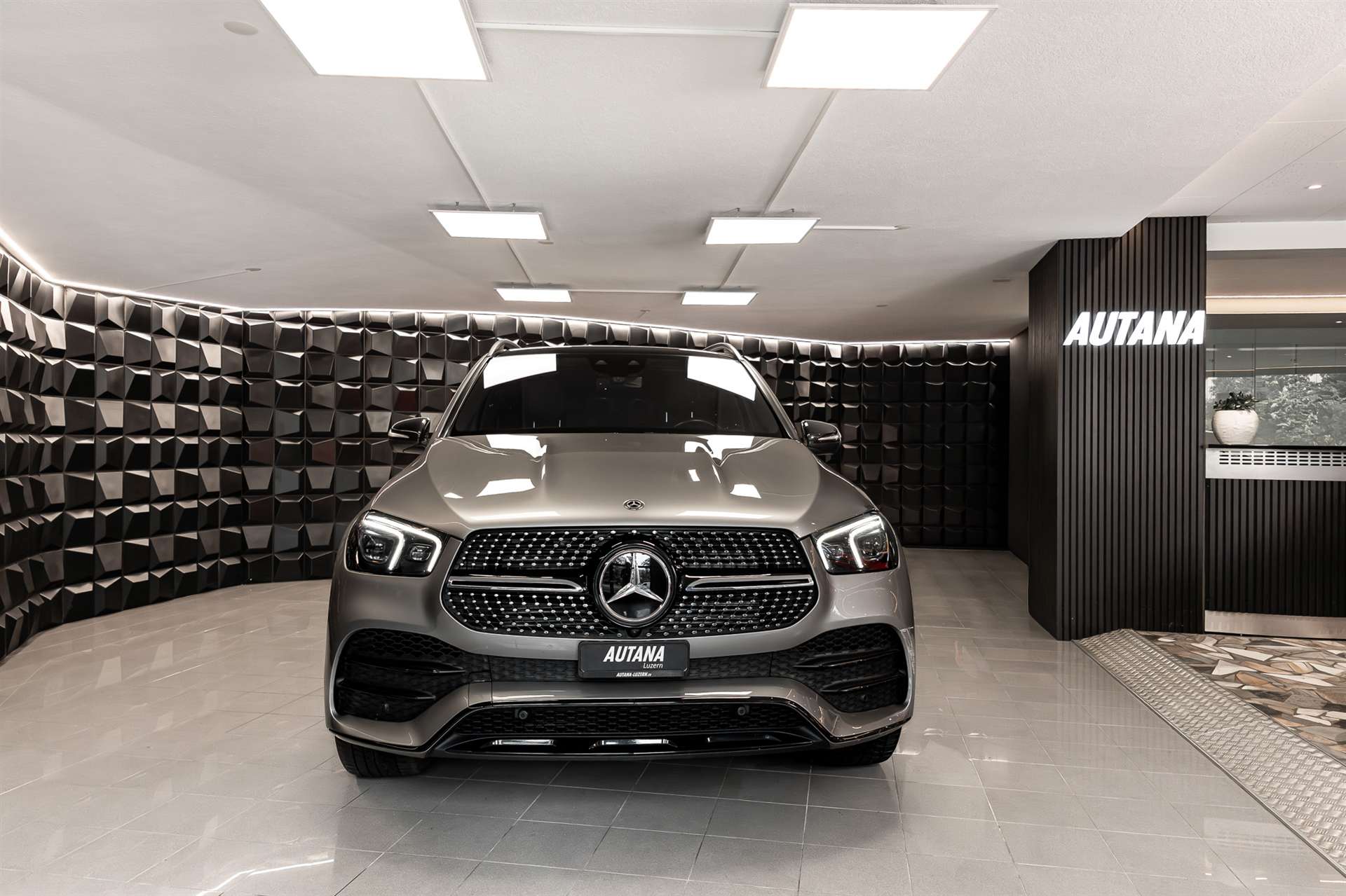 MERCEDES-BENZ GLE 400 d 4Matic AMG Line 9G-Tronic-image-3