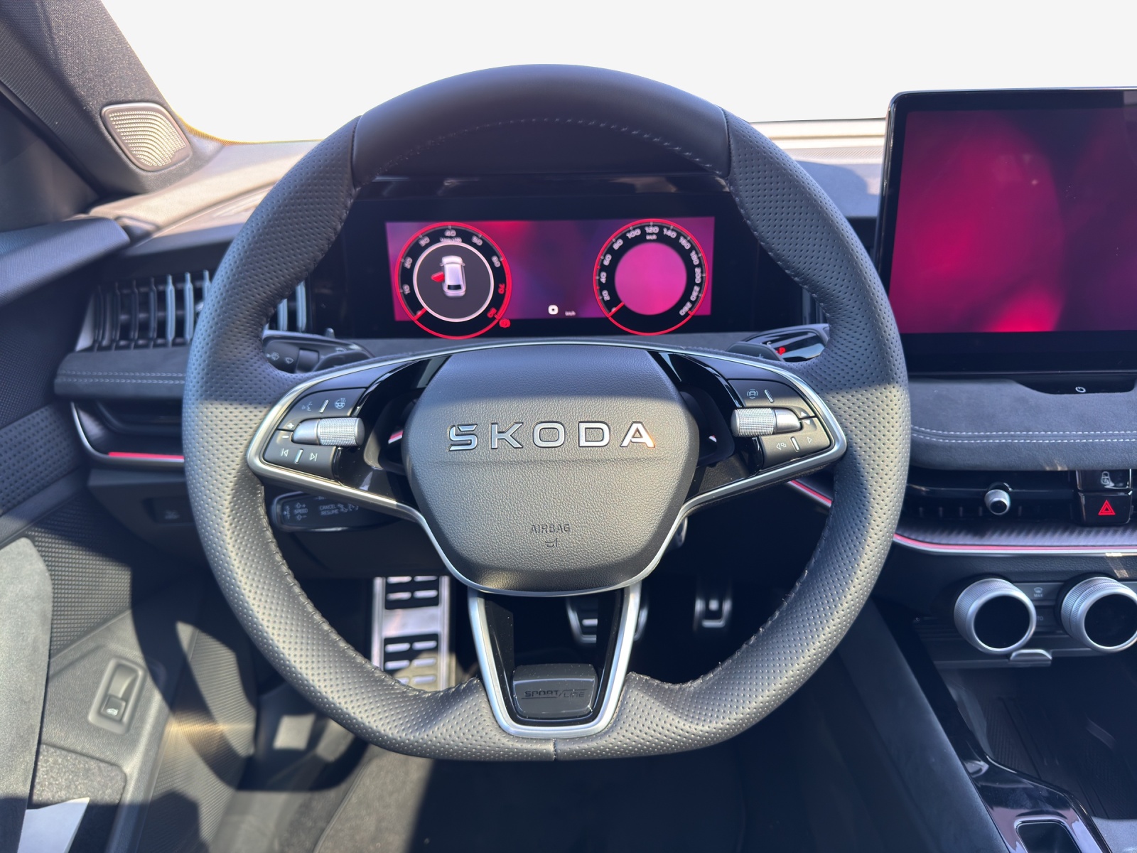 SKODA Superb Sportline 2.0 TSI 265PS 7DSG 4x4-image-9