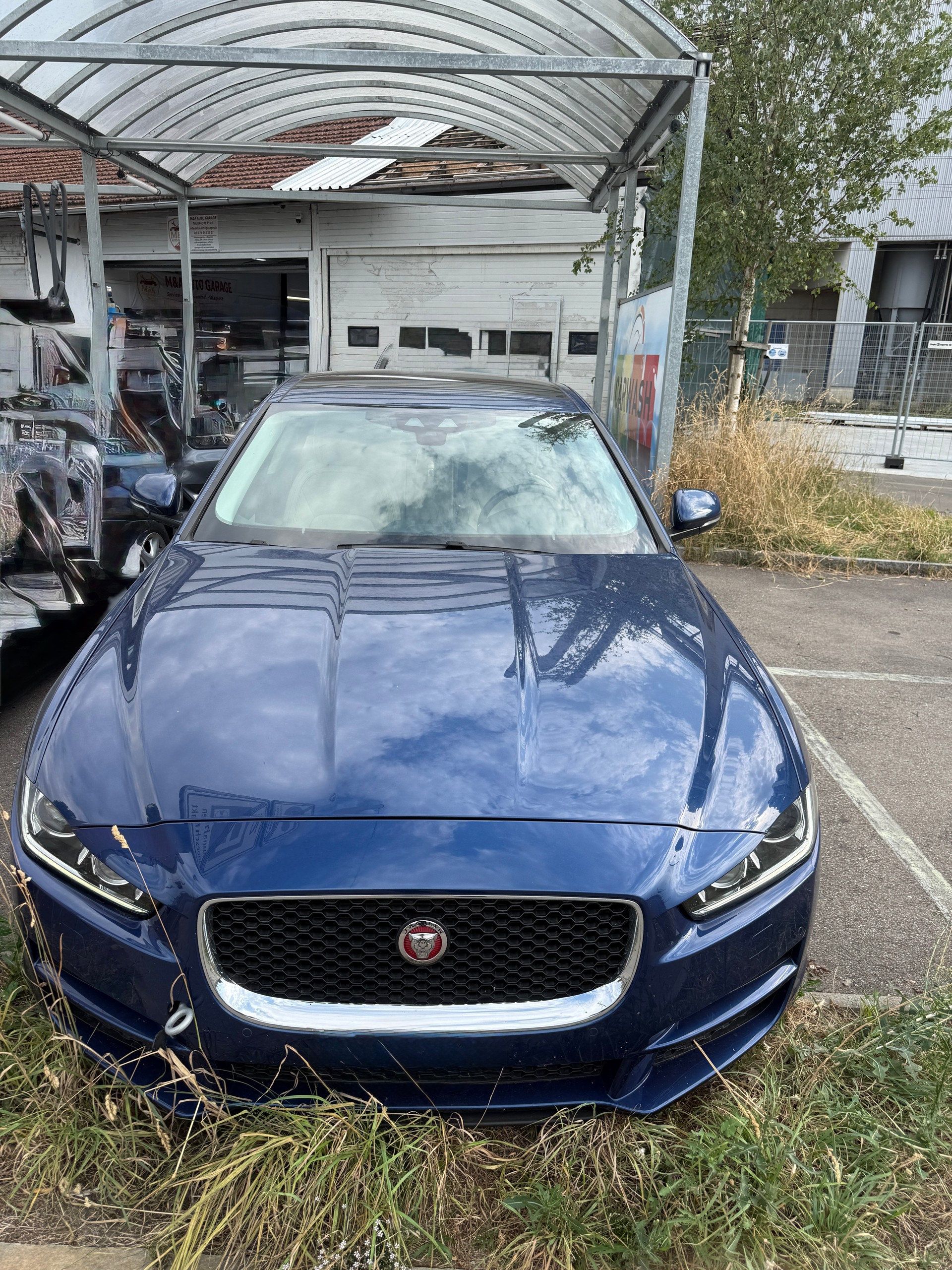 JAGUAR XE 20d Portfolio Automat-image-3