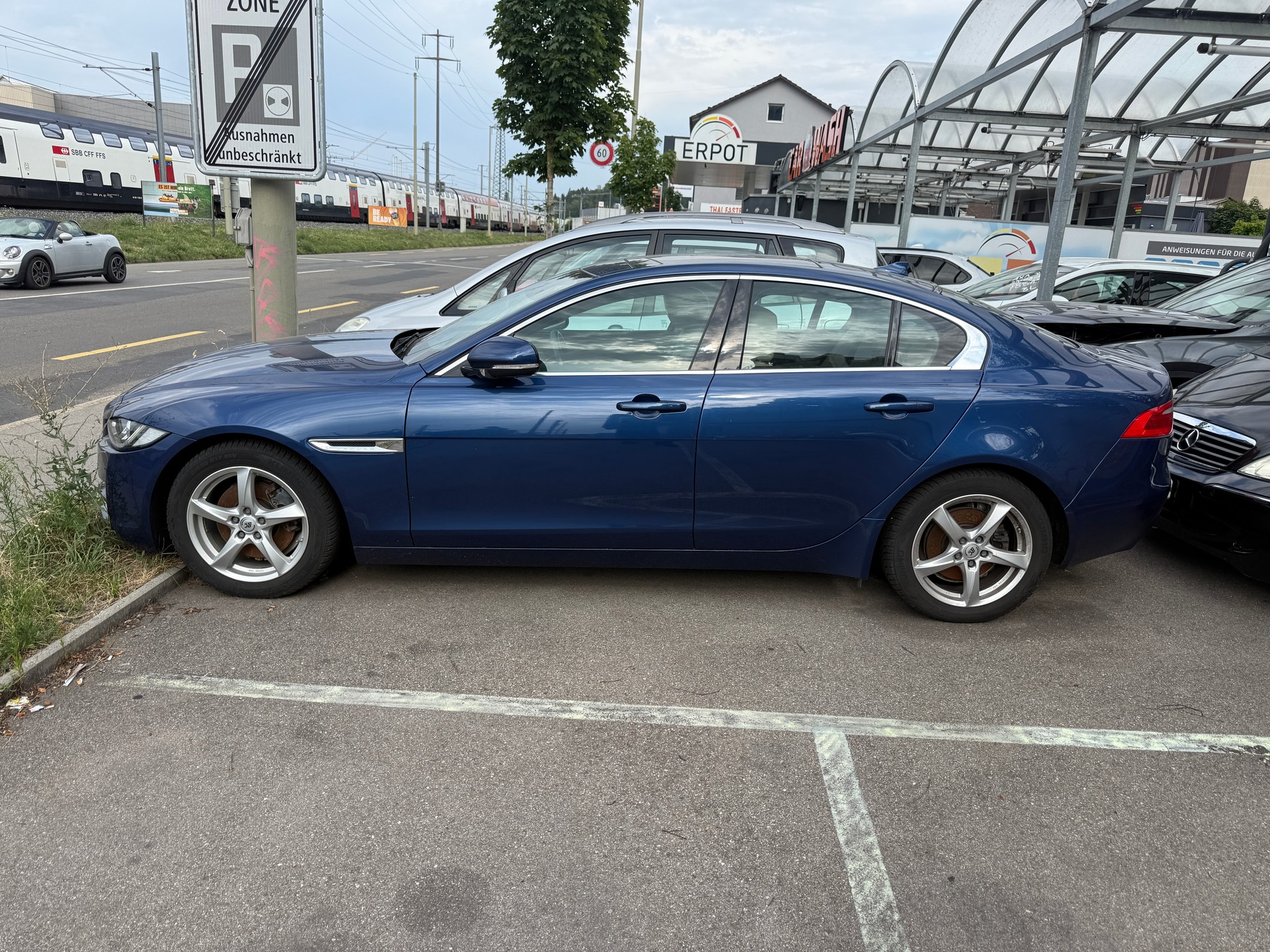 JAGUAR XE 20d Portfolio Automat-image-10