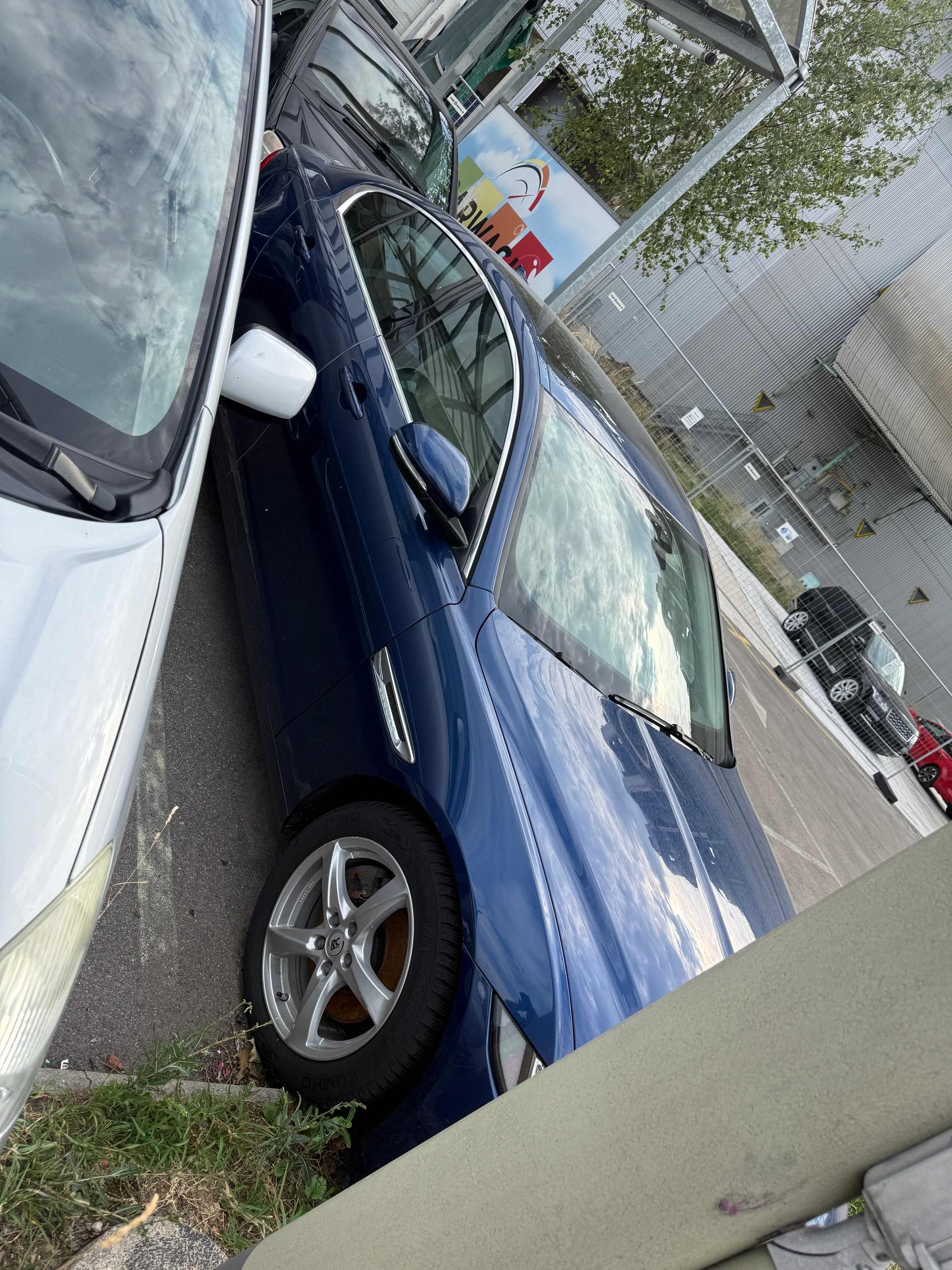 JAGUAR XE 20d Portfolio Automat-image-1