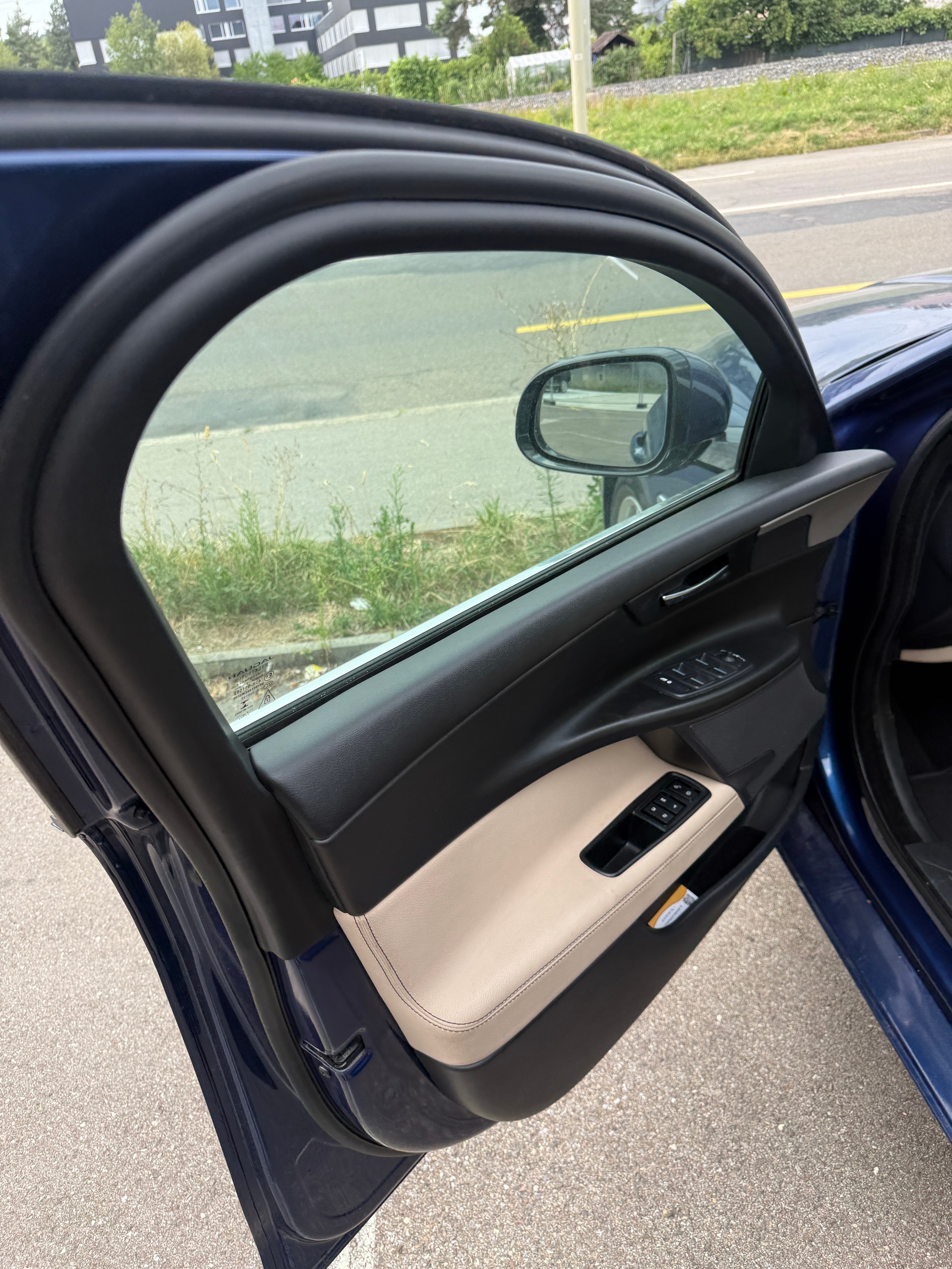 JAGUAR XE 20d Portfolio Automat-image-6