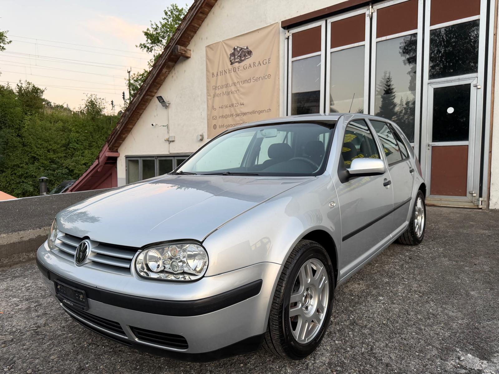 VW Golf 1.6 Comfortline Generation Automatic-image-1