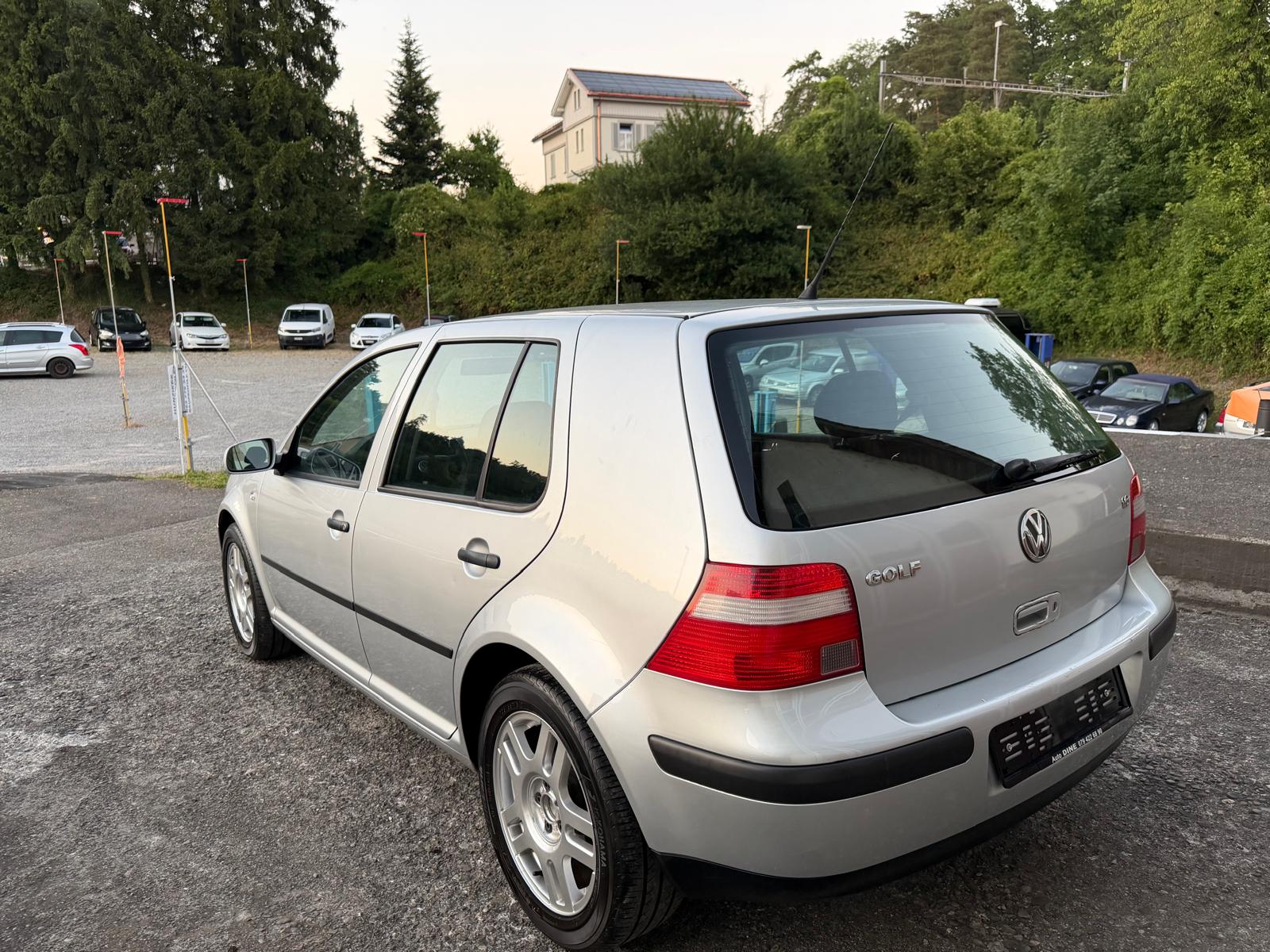 VW Golf 1.6 Comfortline Generation Automatic-image-6