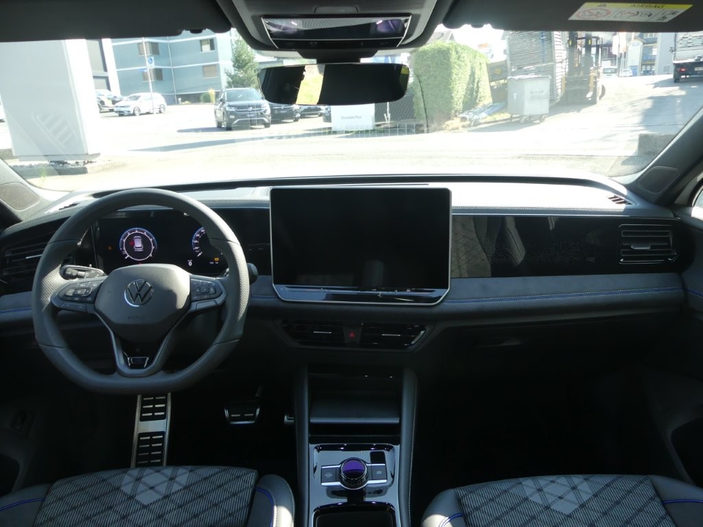 VW Tiguan 2.0 TSI DSG R-Line United 4Motion-image-7