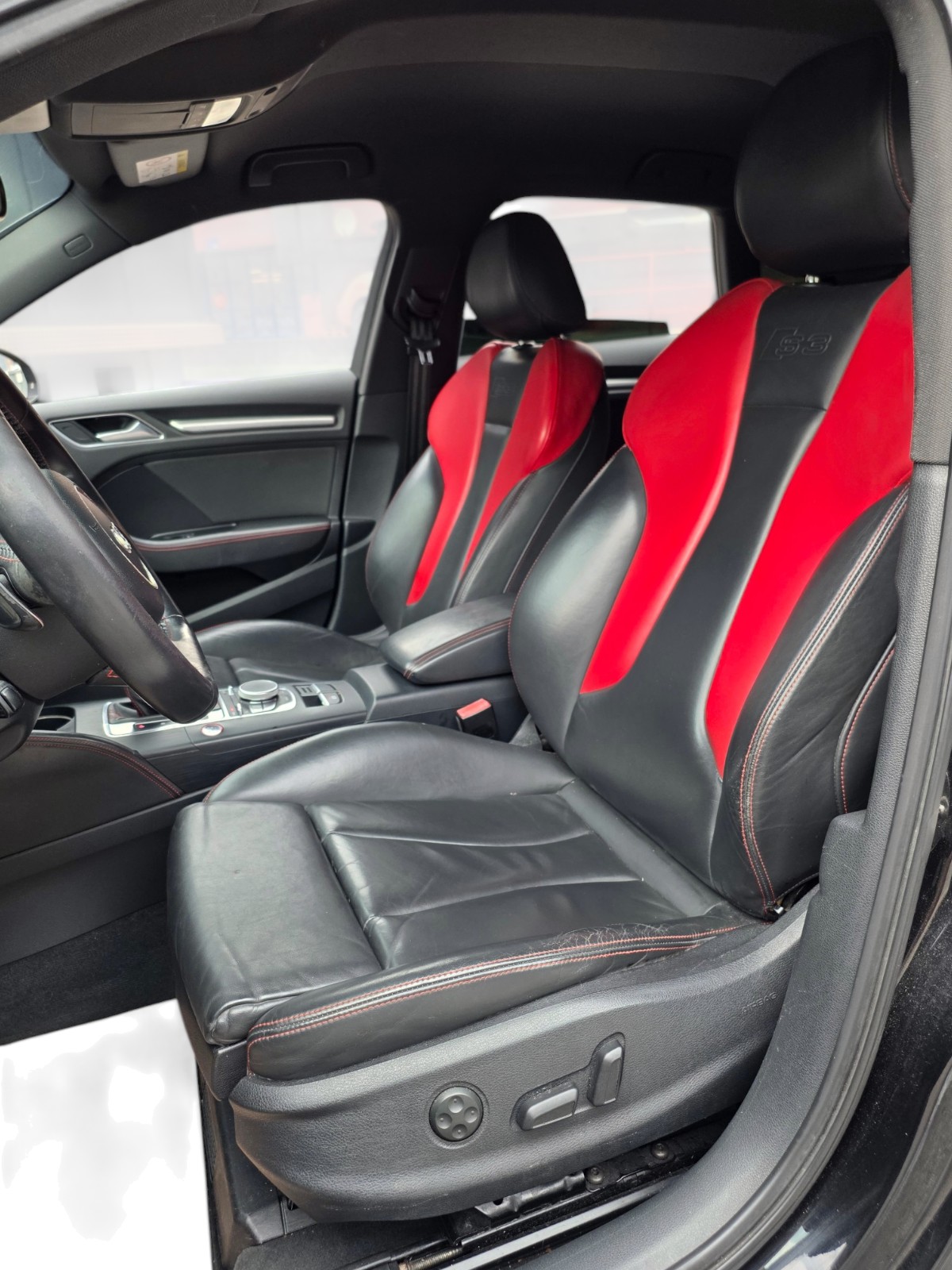 AUDI S3 Sportback 2.0 TFSI quattro S-tronic-image-12