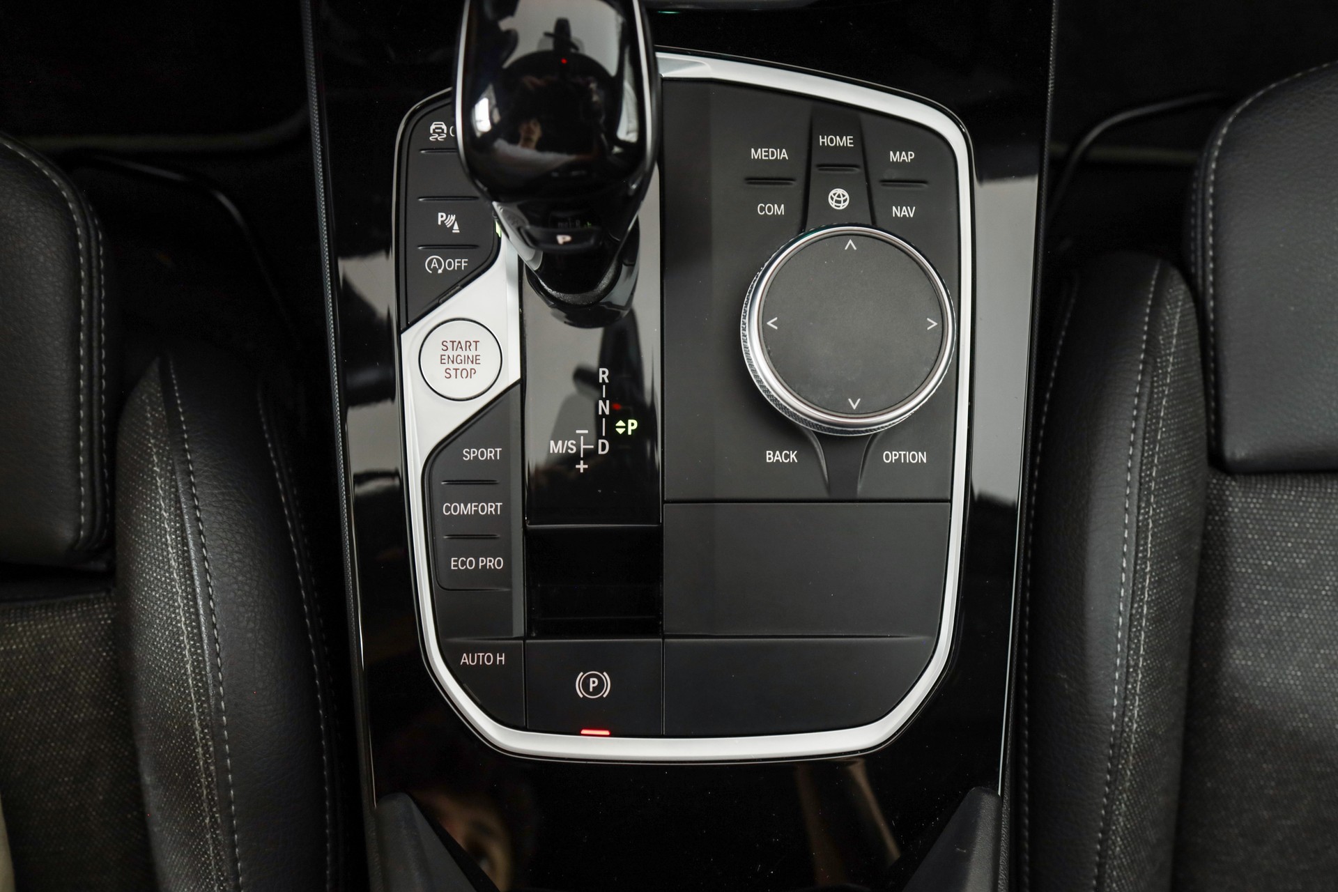 BMW 118i Sport Line Steptronic-image-16