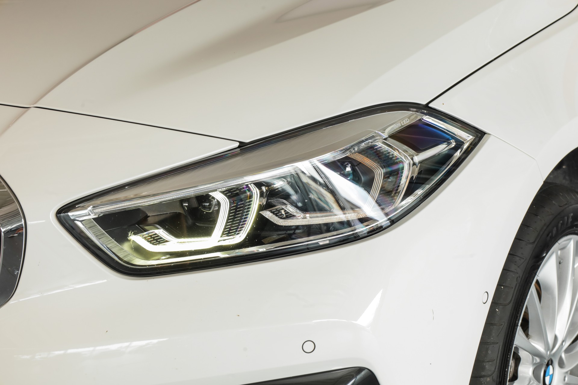 BMW 118i Sport Line Steptronic-image-5