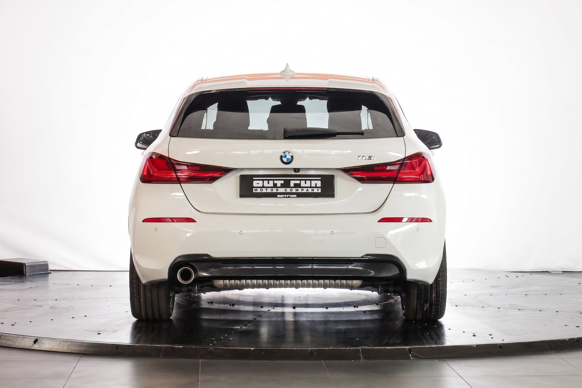 BMW 118i Sport Line Steptronic-showroom-element-2