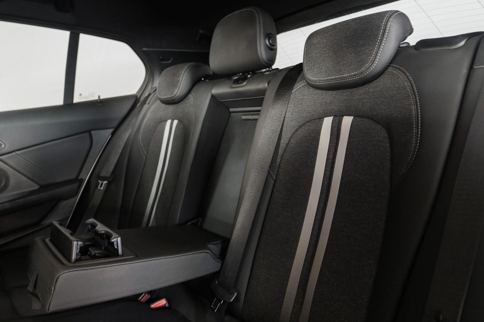 BMW 118i Sport Line Steptronic-image-13