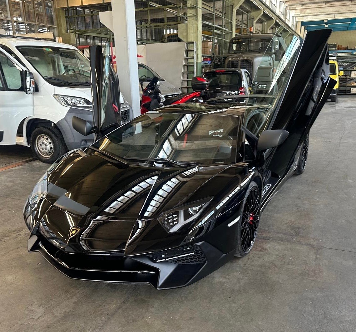 LAMBORGHINI Aventador LP750-4 Superveloce Coupé E-Gear