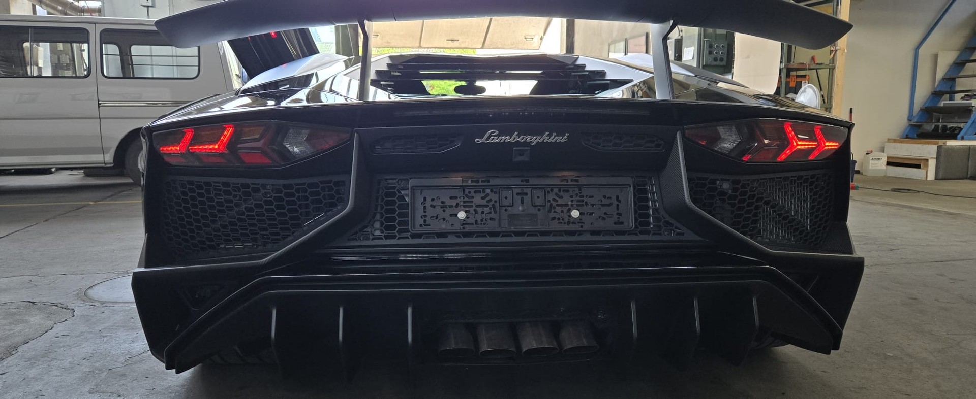 LAMBORGHINI Aventador LP750-4 Superveloce Coupé E-Gear-image-9