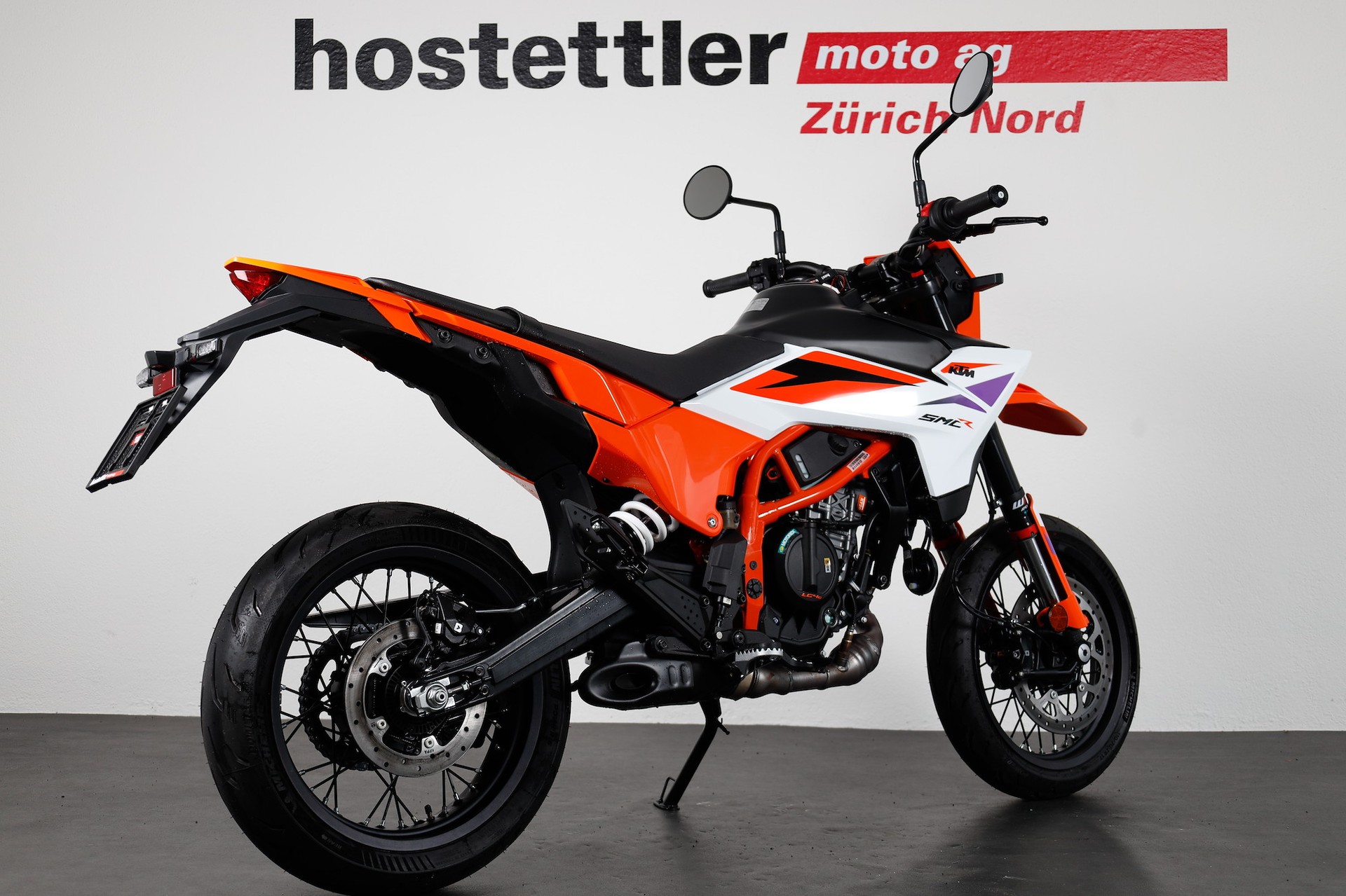 KTM 390 SMC R-showroom-element-2