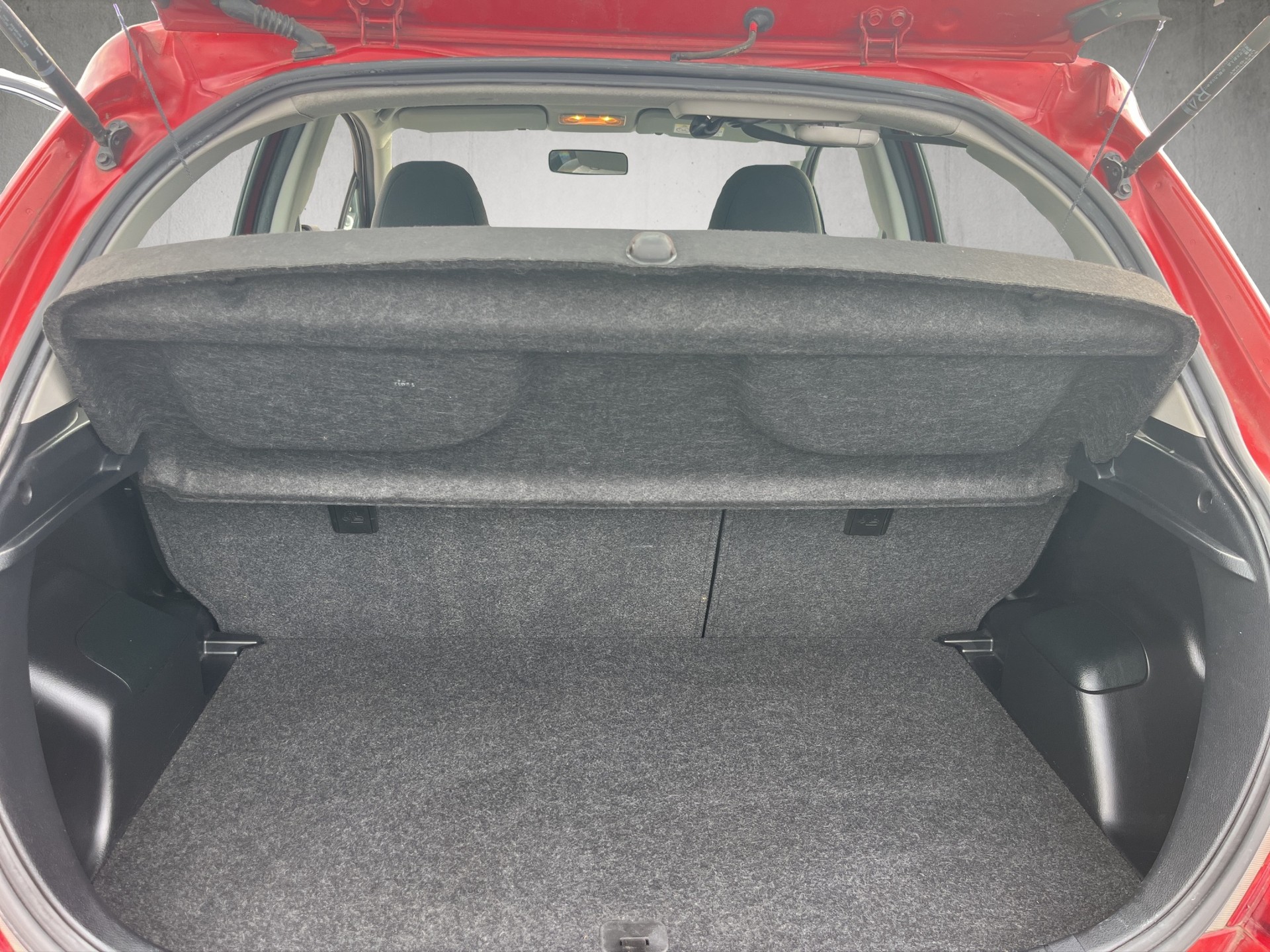TOYOTA Yaris 1.33 Sol Premium Multidrive-image-13