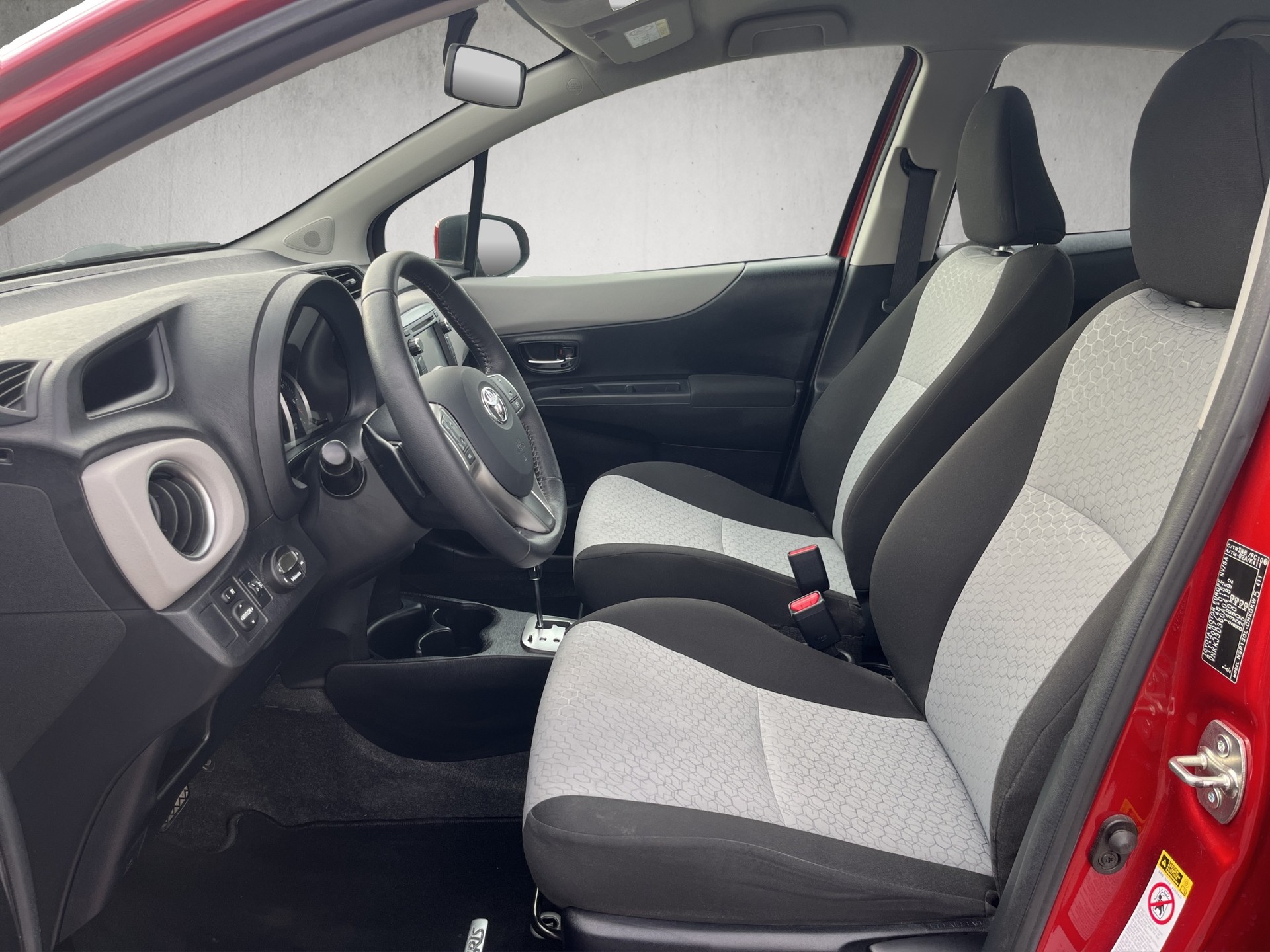 TOYOTA Yaris 1.33 Sol Premium Multidrive-image-9