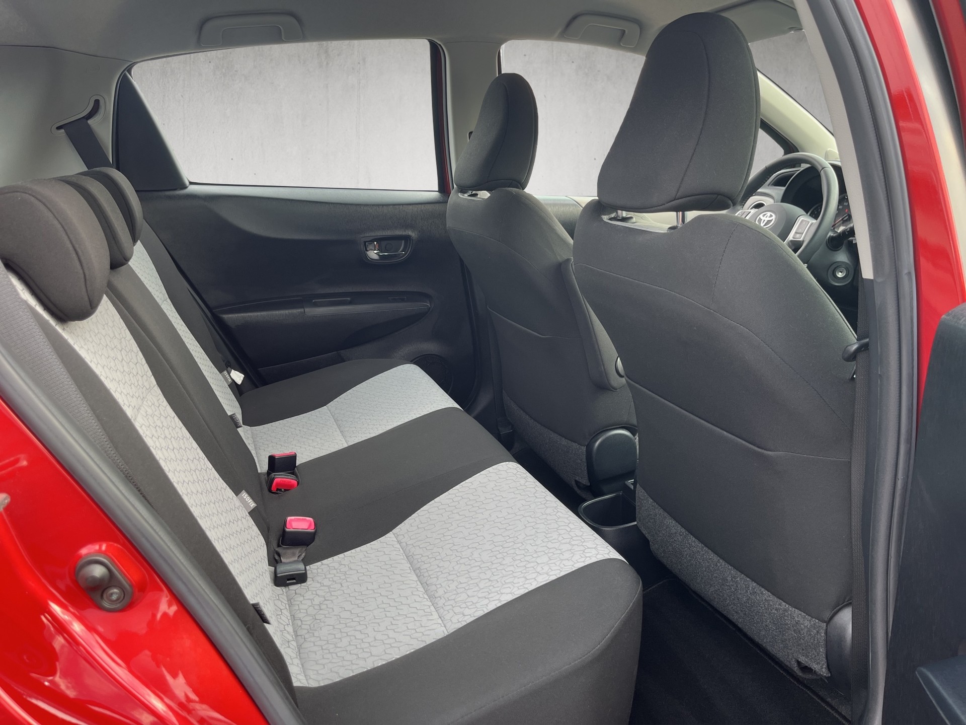 TOYOTA Yaris 1.33 Sol Premium Multidrive-image-12
