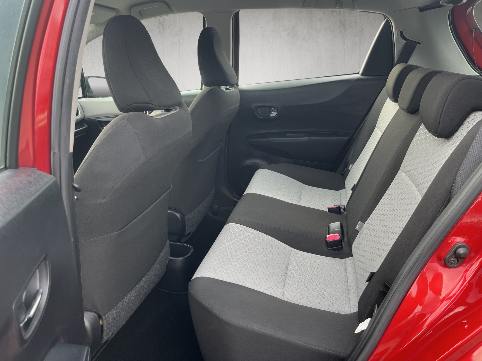 TOYOTA Yaris 1.33 Sol Premium Multidrive-image-11