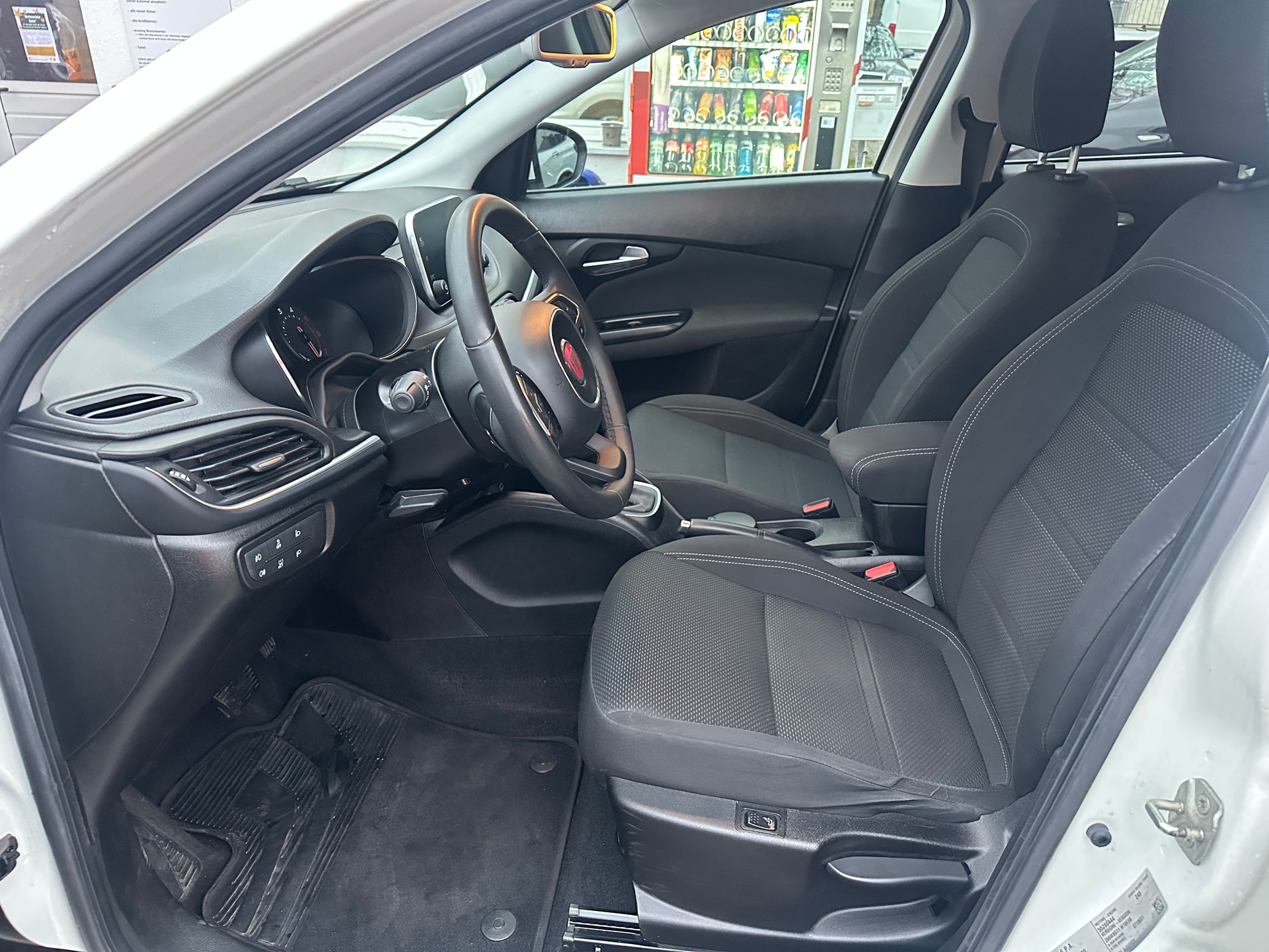 FIAT Tipo 1.6MJ Station Wagon Business DCT-image-9