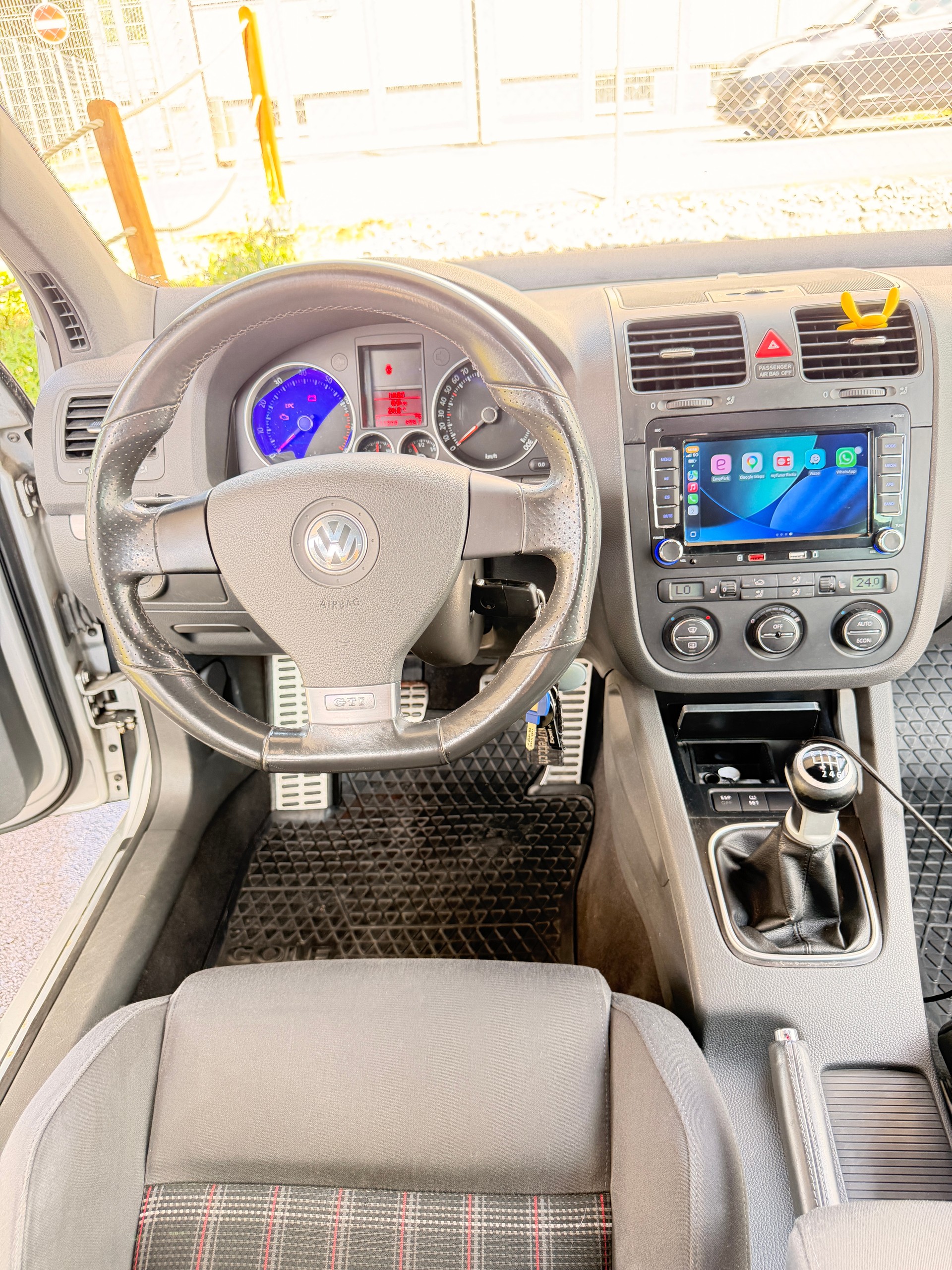 VW 2.0 FSI T GTI-image-4