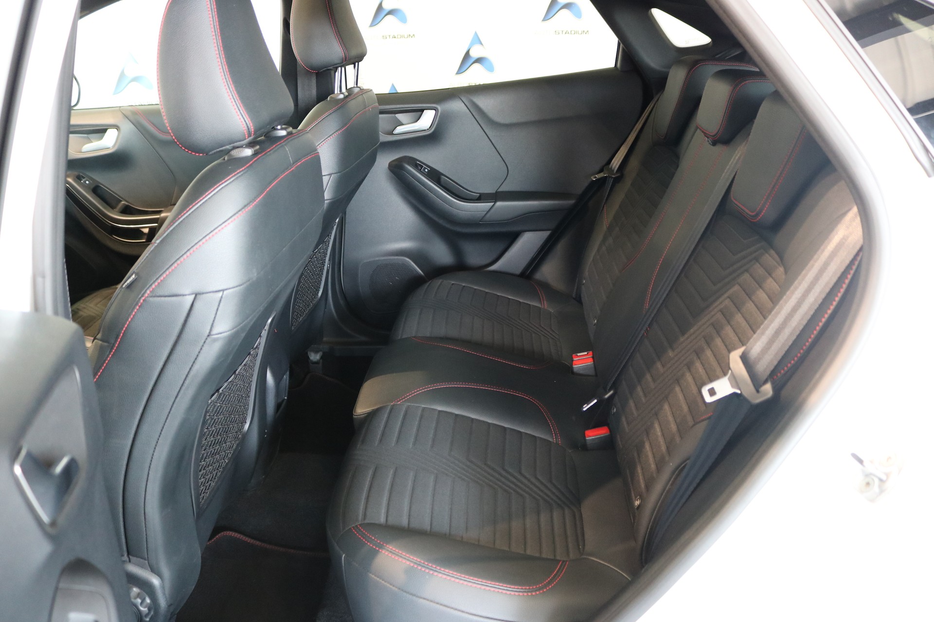 FORD Puma 1.0 MHEV ST-Line X-image-37
