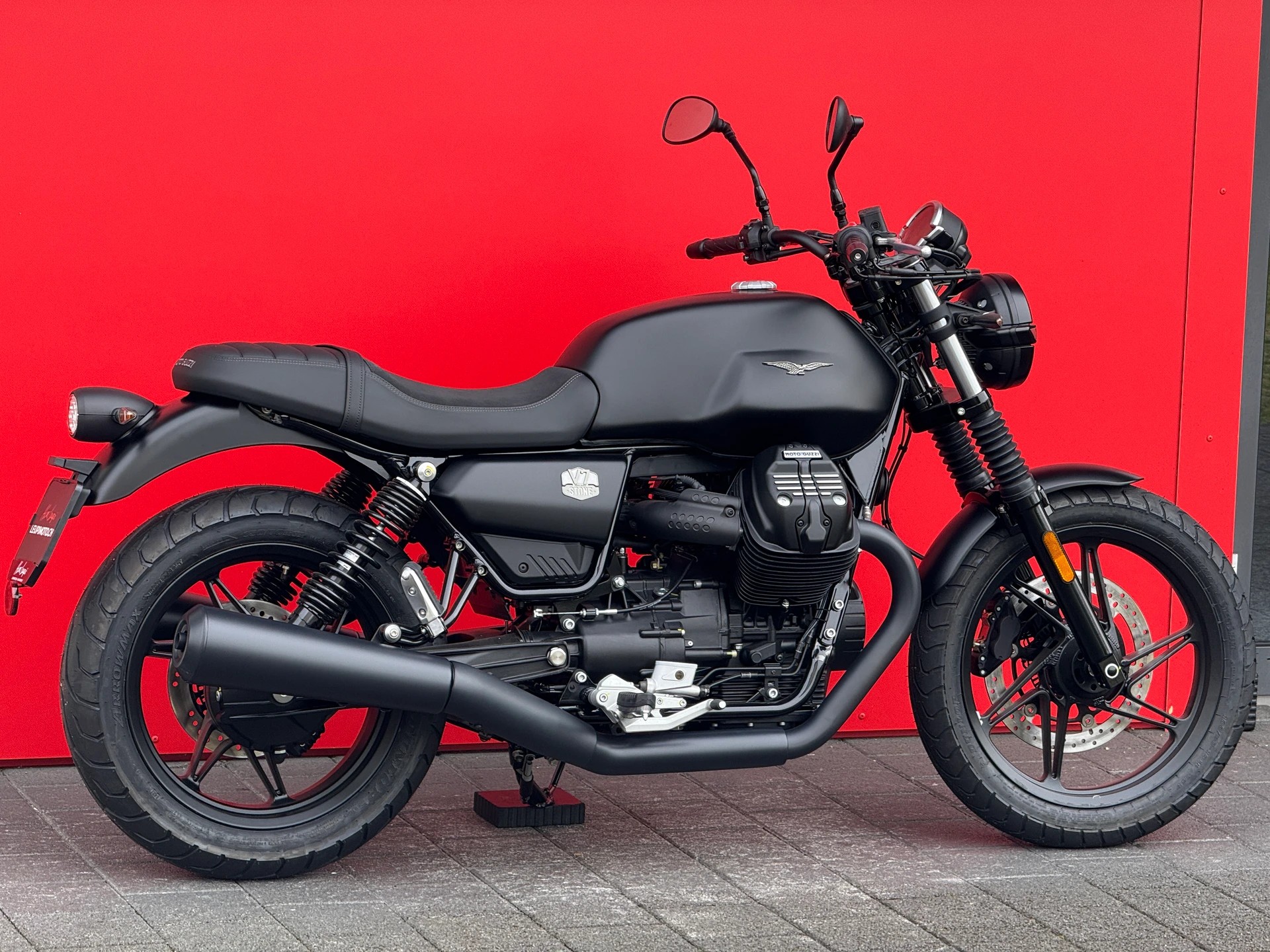 MOTO GUZZI V7 IV 850 Stone-showroom-element-3