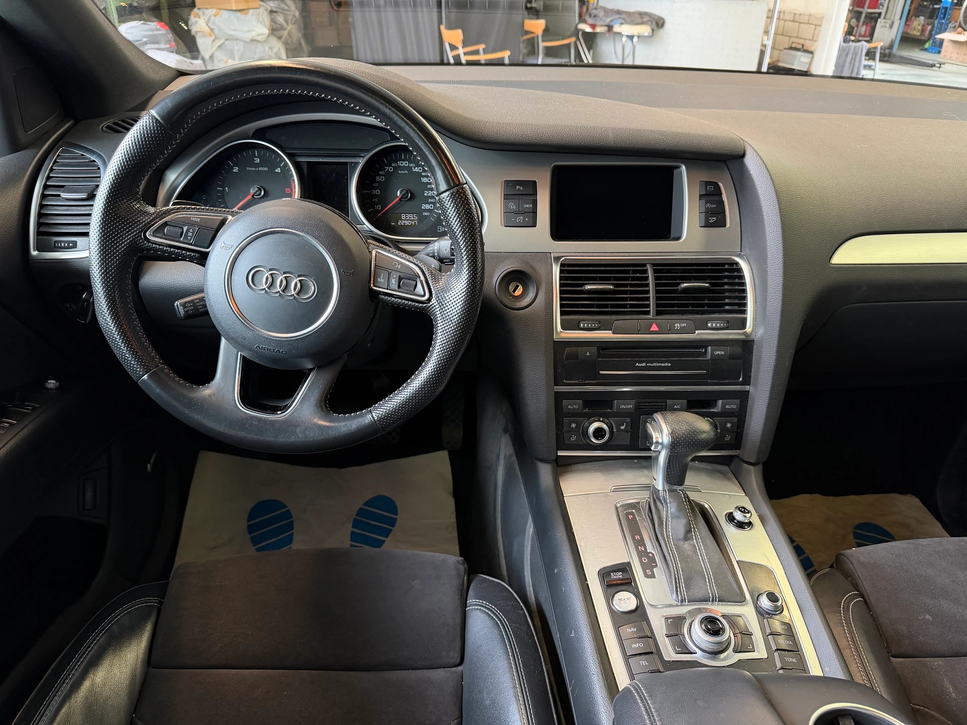 AUDI Q7 3.0 TDI addBlue quattro tiptronic | MFK 04.2025 | AHK 3.2t. | 7-Plätzer | S-Line-image-13
