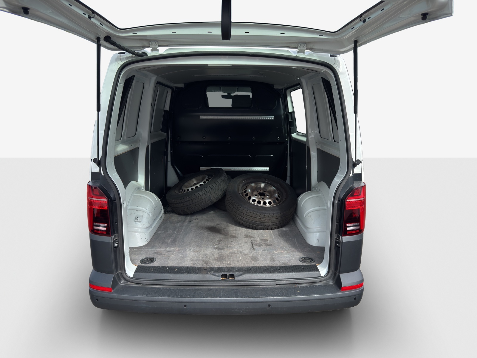 VW T6.1 2.0 TDI DSG-image-12