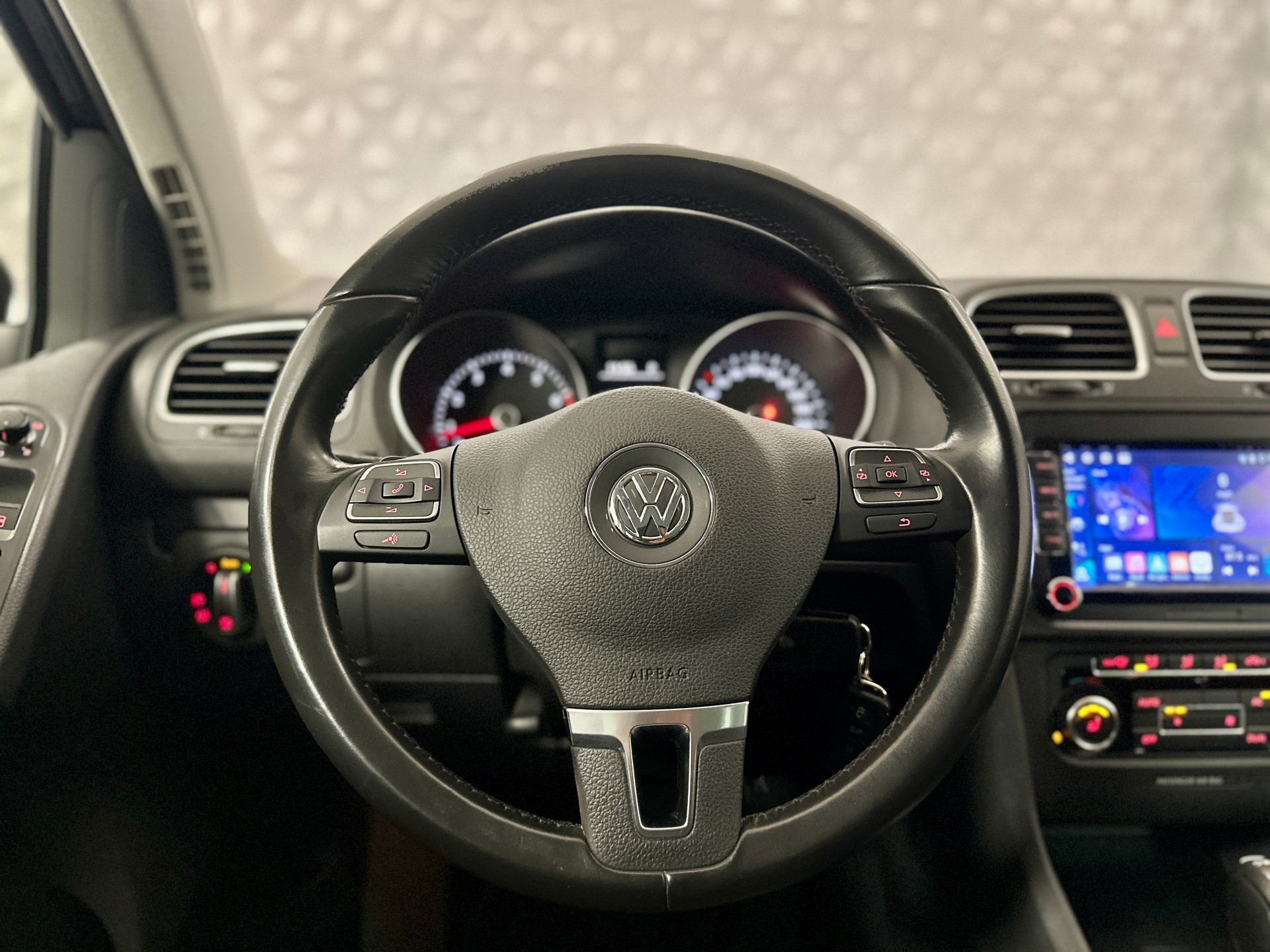 VW Golf 1.4 TSI Highline DSG-image-17