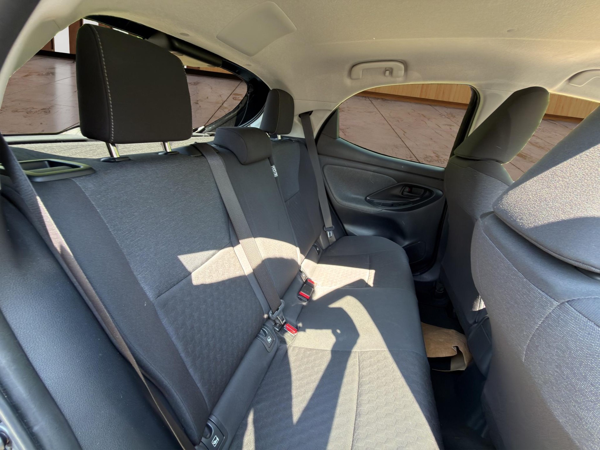 TOYOTA Yaris 1.5 VVT-i HSD Trend-image-12