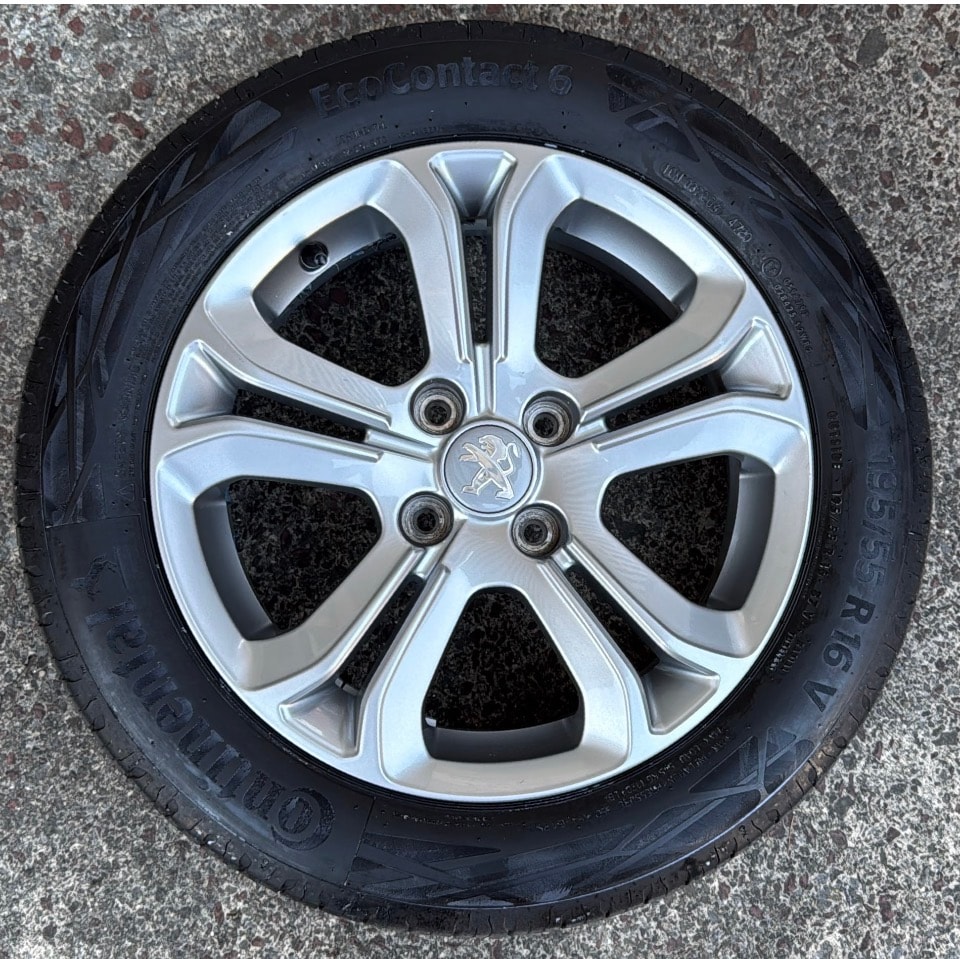 PEUGEOT 208 1.6 VTI Allure Automatik-image-28