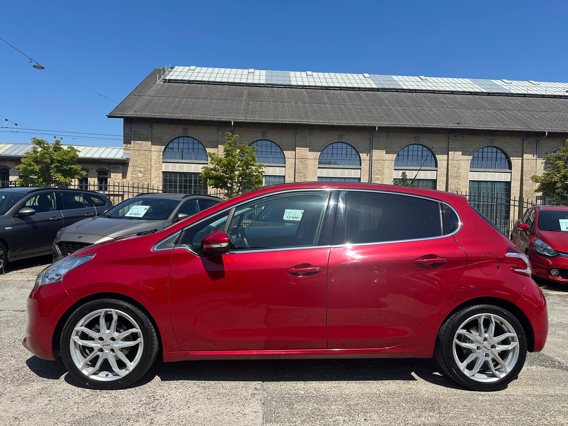 PEUGEOT 208 1.6 VTI Allure Automatik-image-3